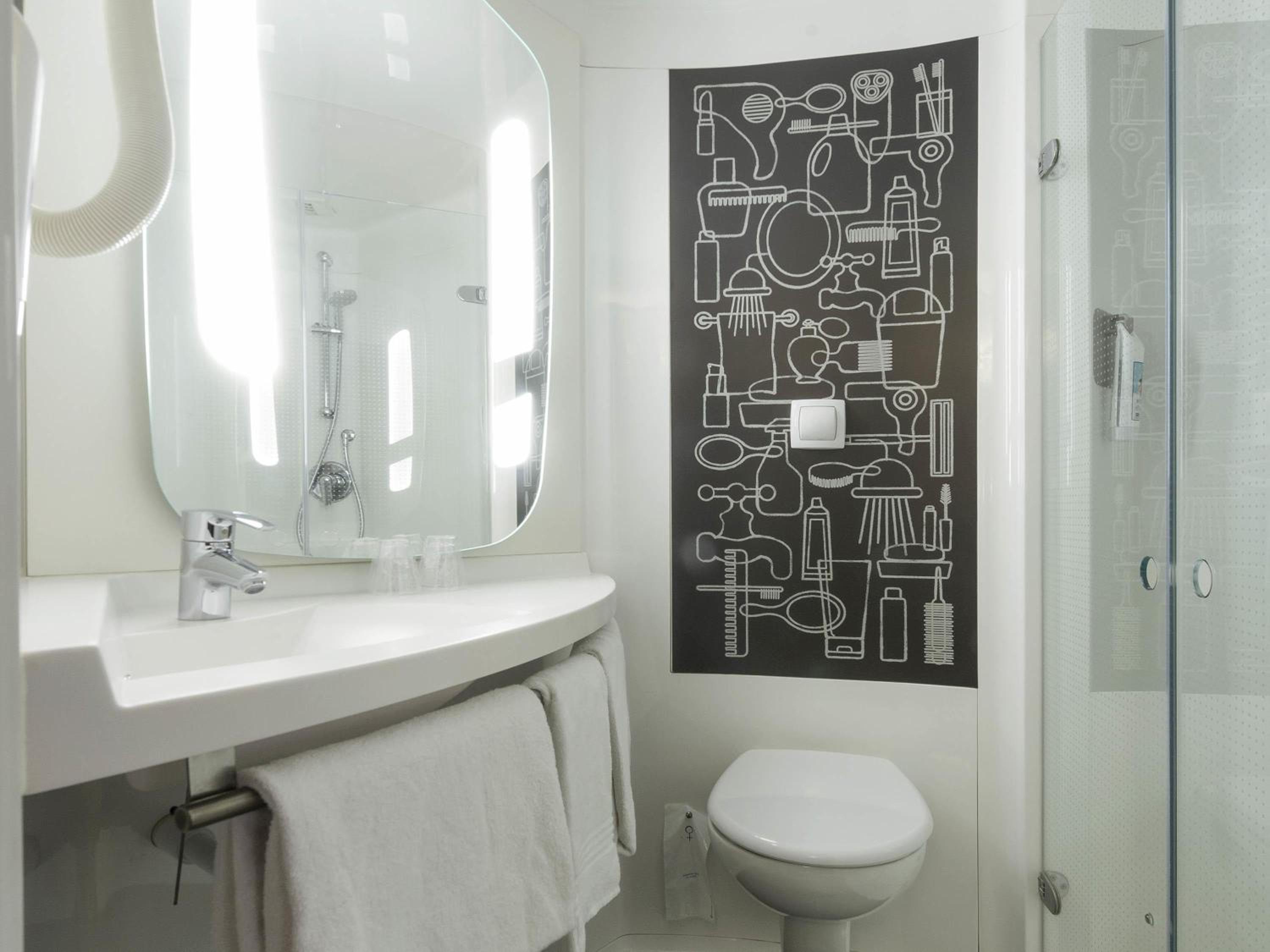 Standard Twin Room - Disability Access