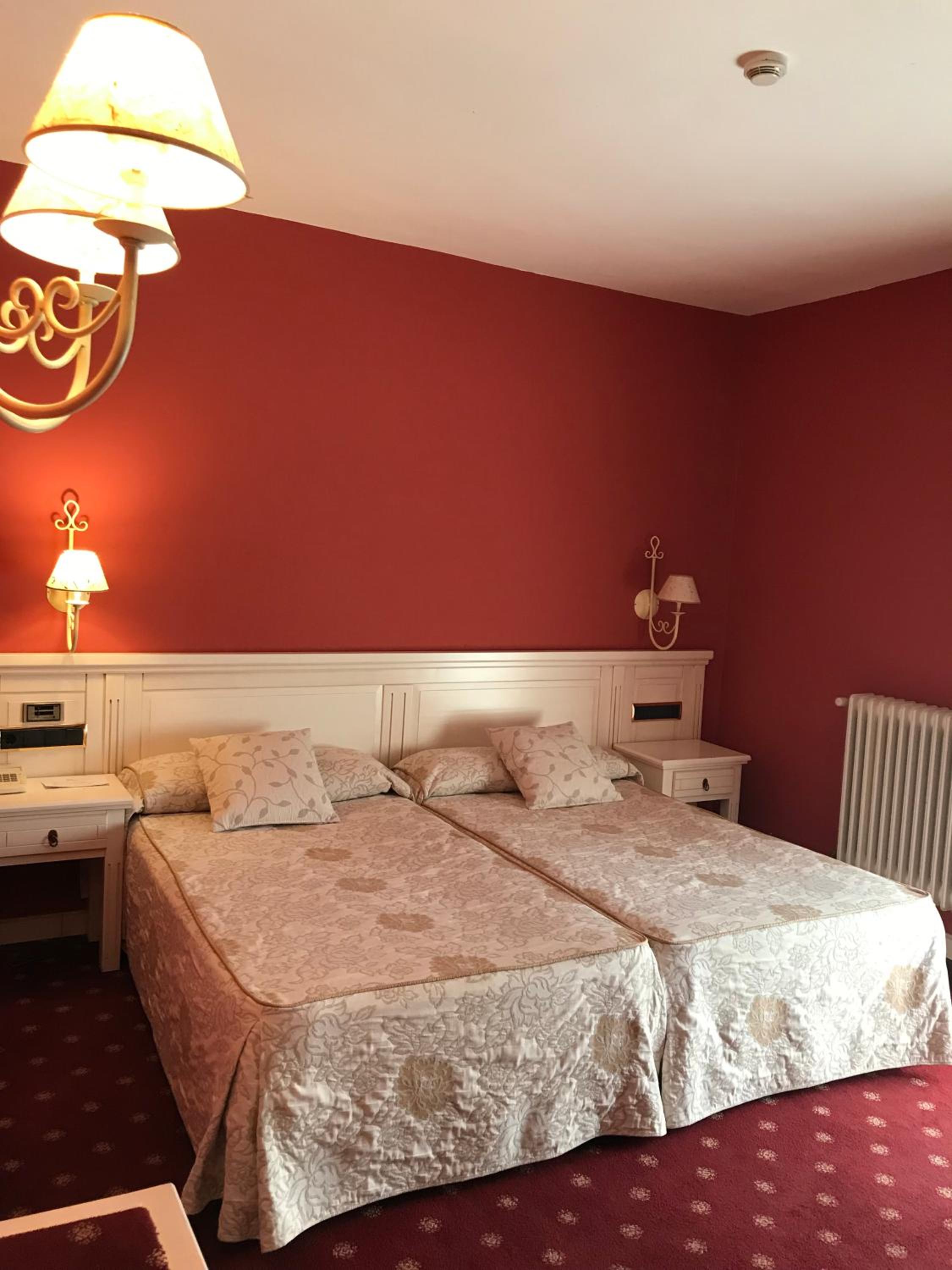 Standard Double or Twin Room - Photo 5