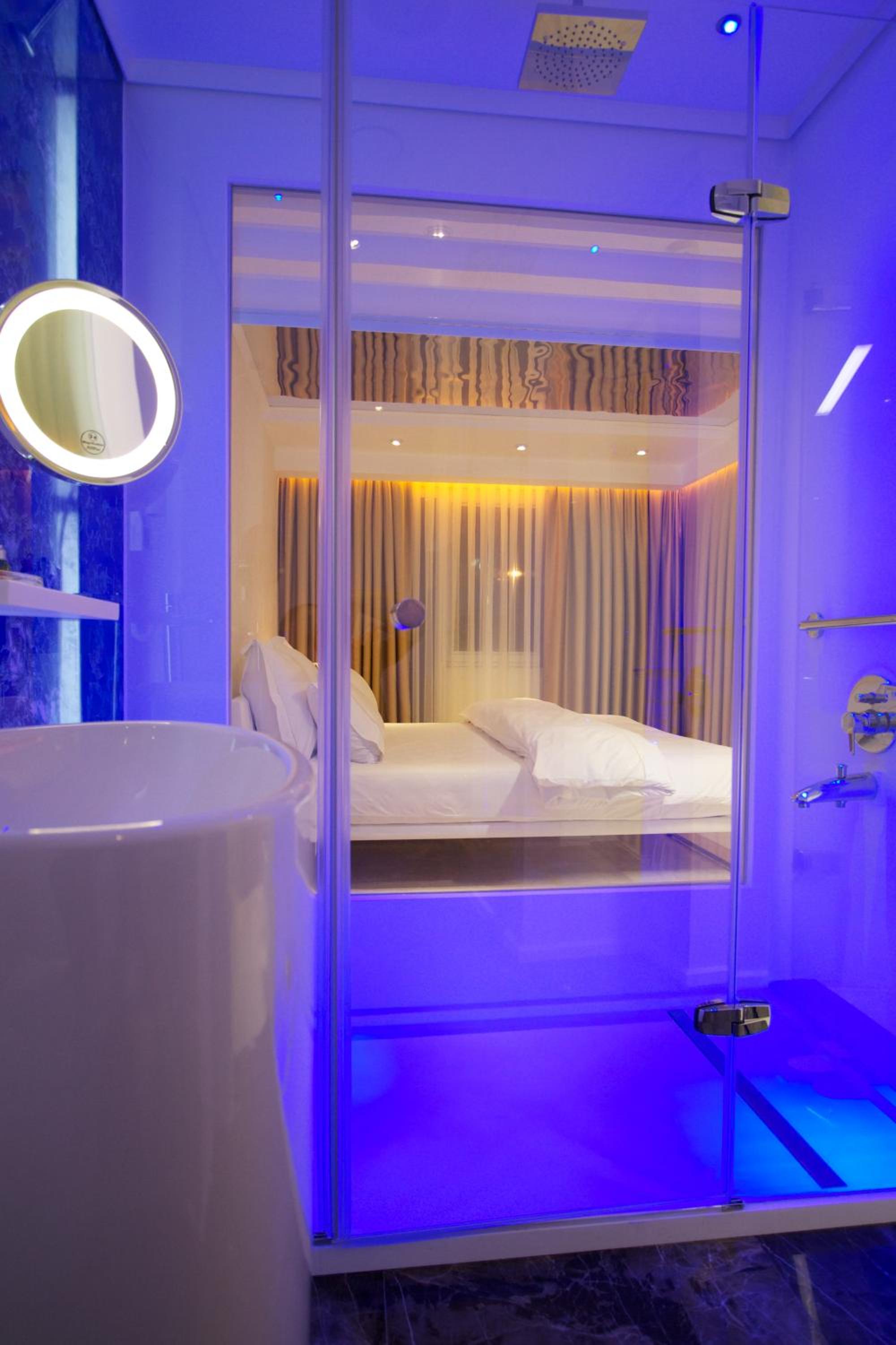 Standard Double Room with Garden View - Photo 7