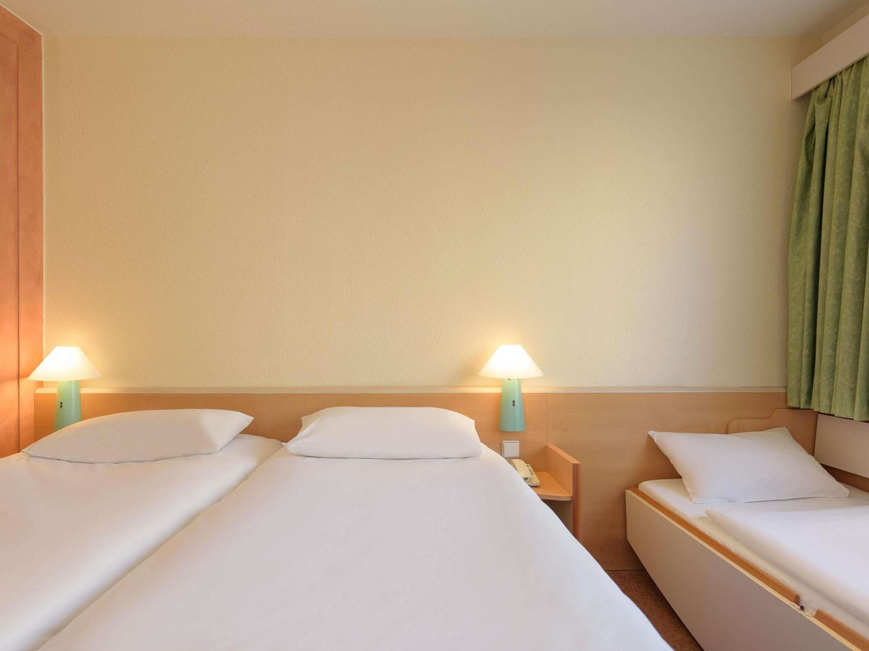 Standard Twin Room with Sofa photo 2