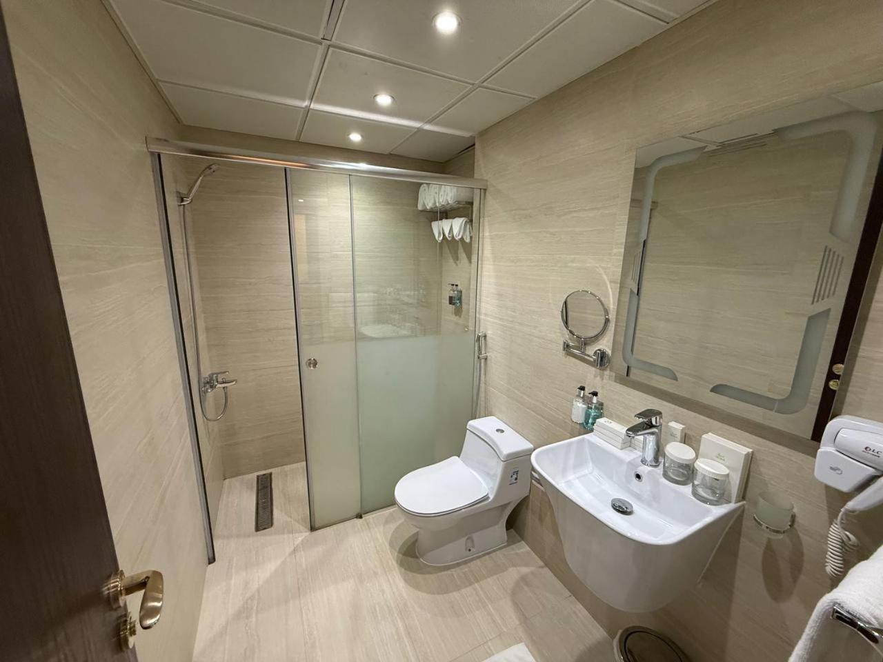 One-Bedroom Suite photo 2