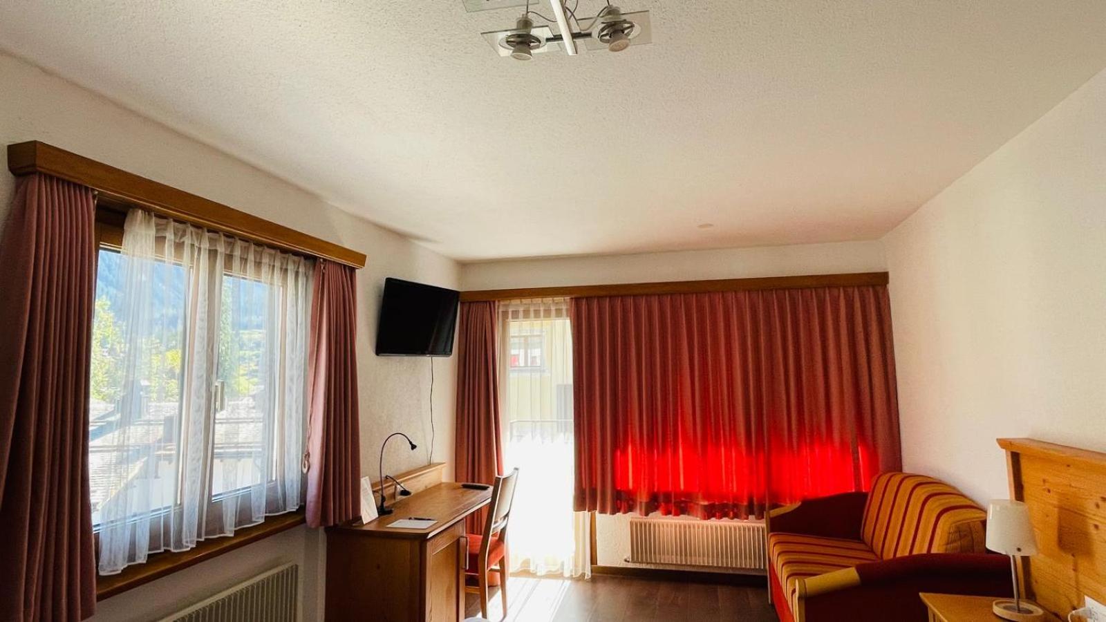 Deluxe Double or Twin Room with Mountain View photo 2