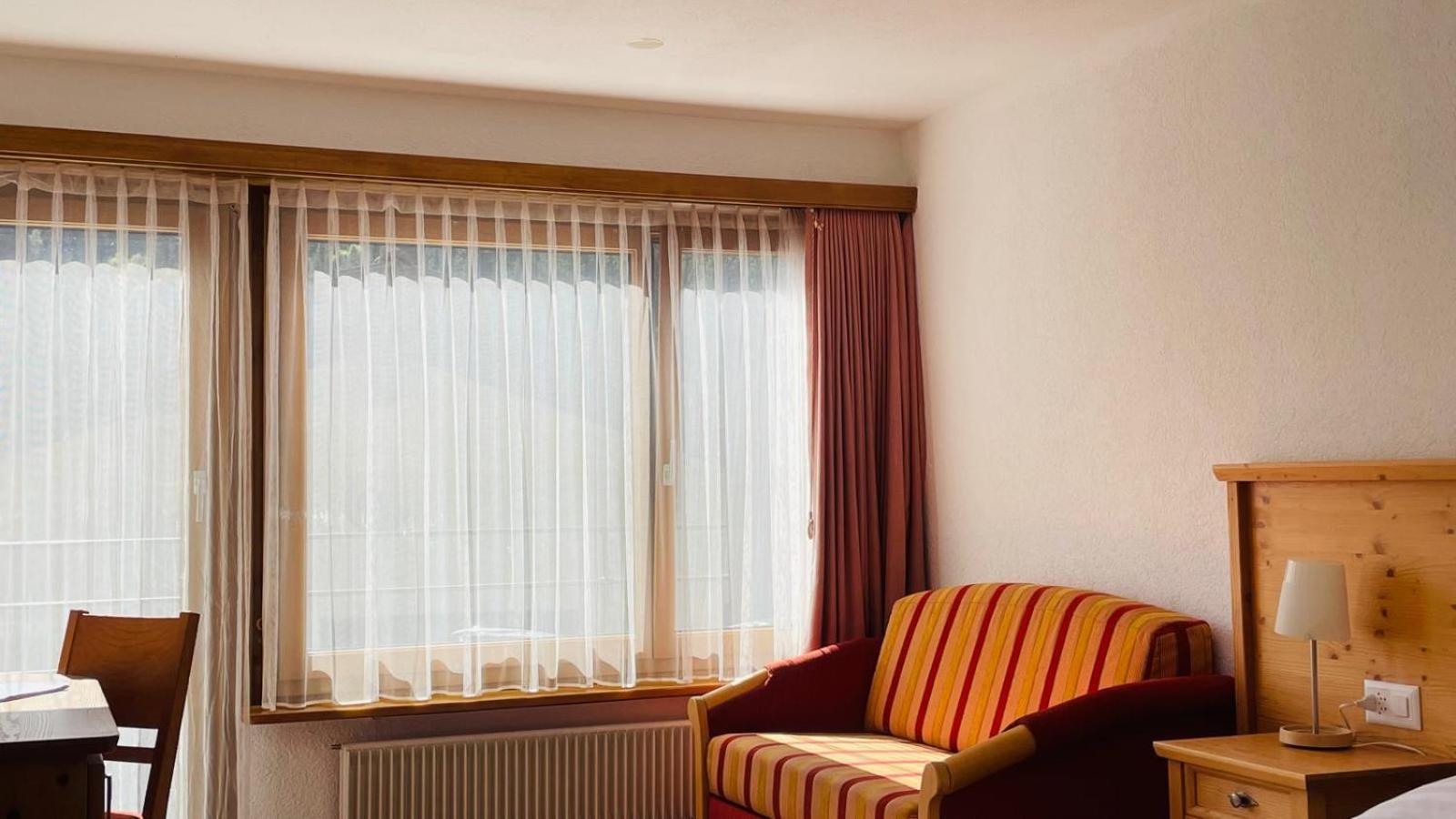 Deluxe Double or Twin Room with Mountain View photo 3