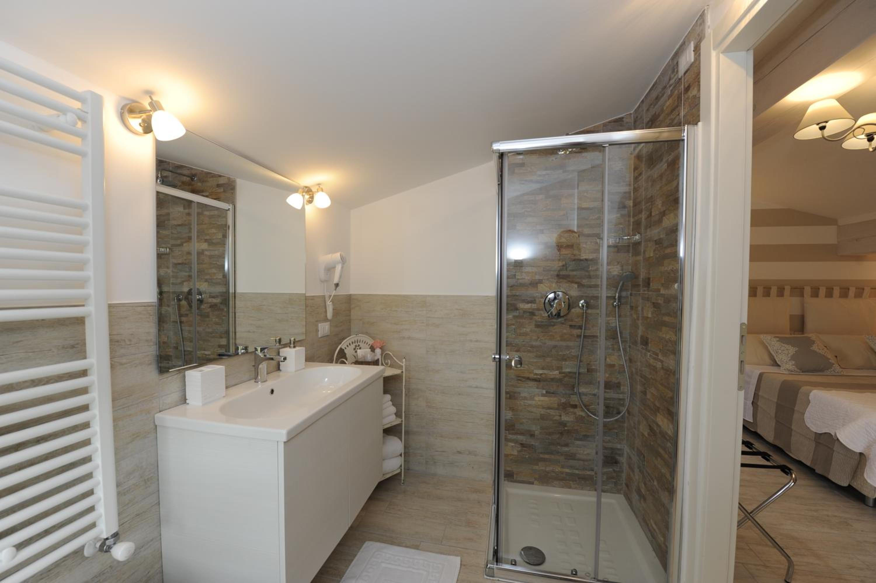 Double Room with Extra Bed photo 3