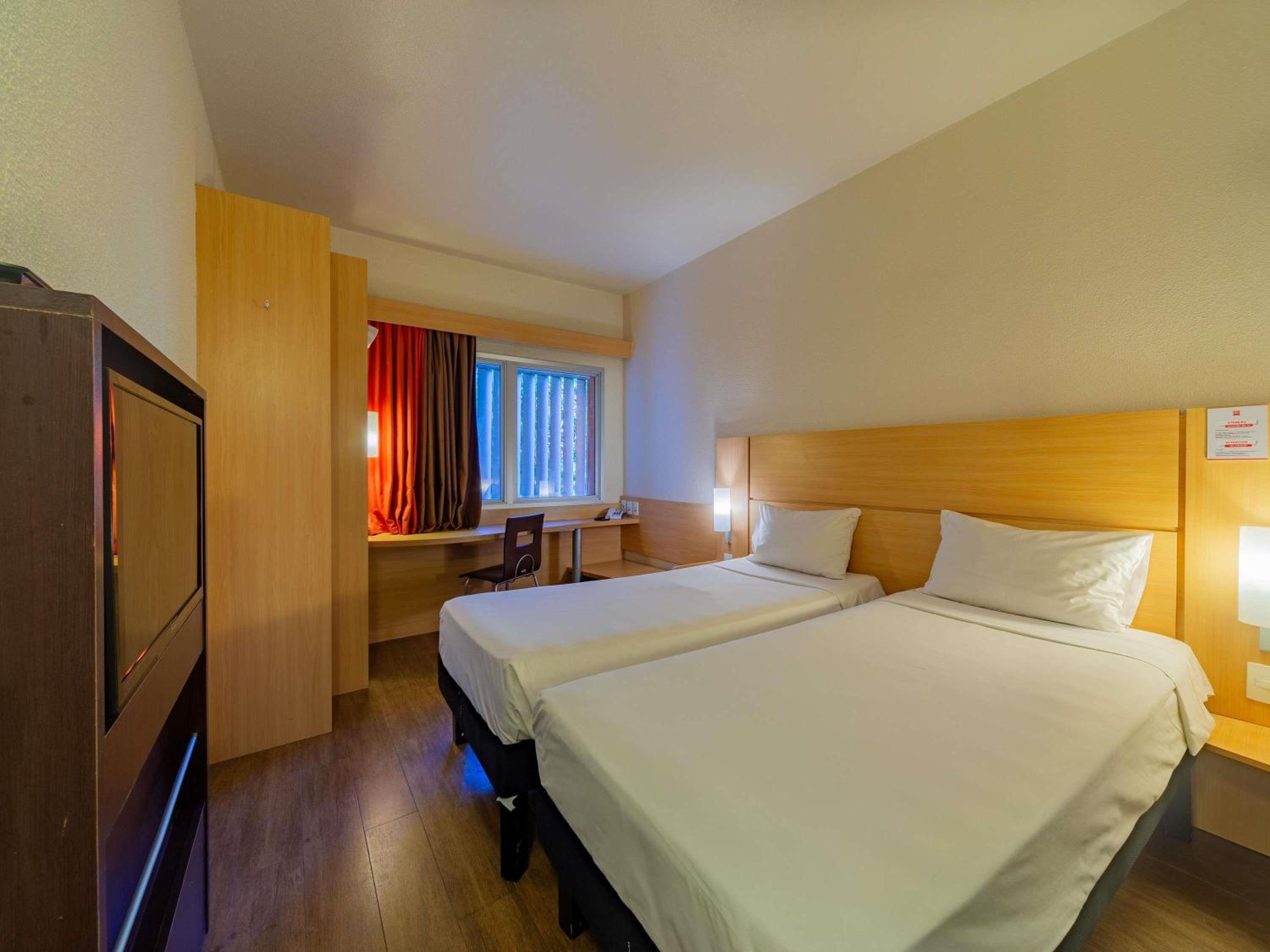 Standard Twin Room - Photo 3