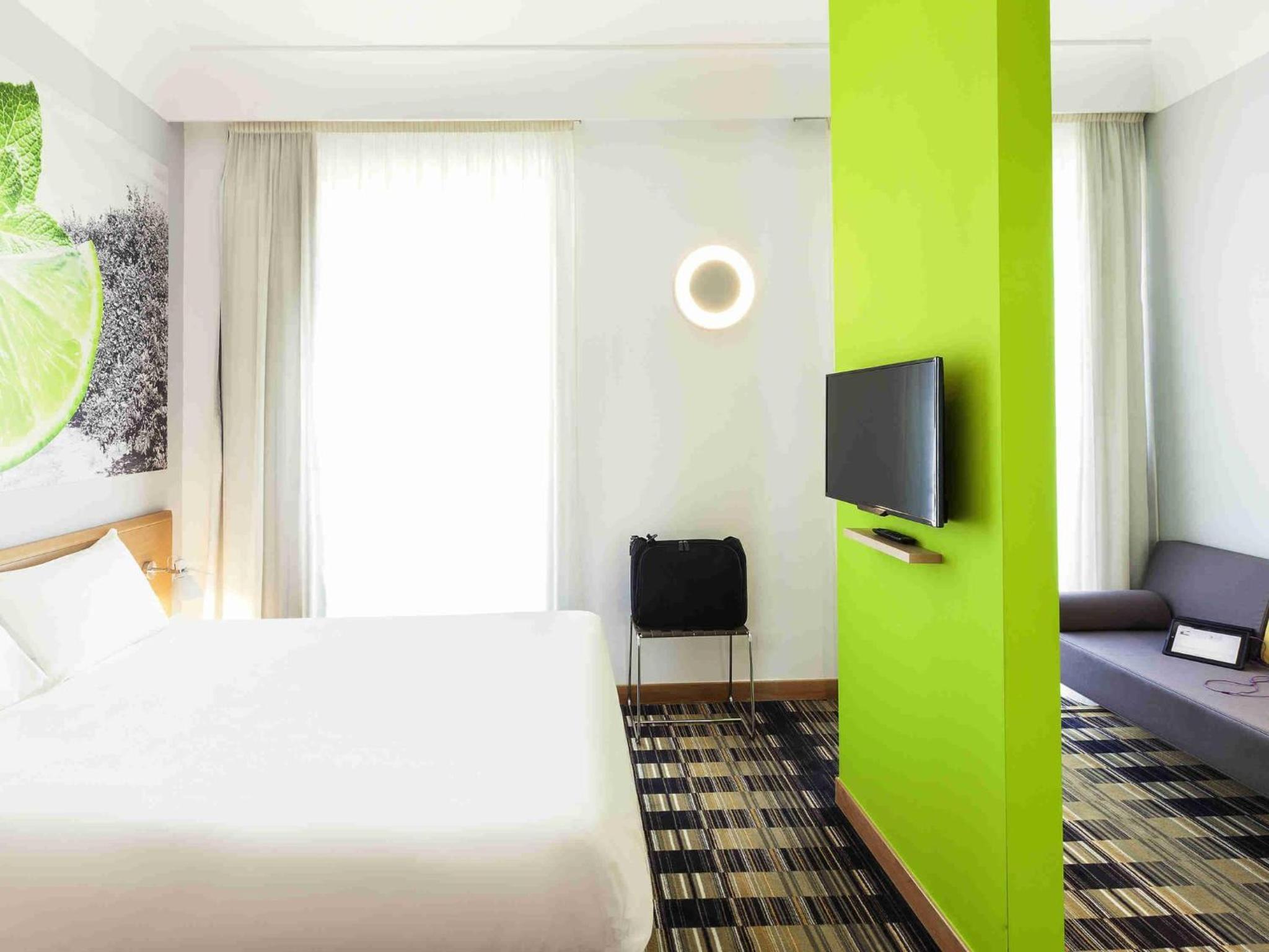 Standard Room with One Double Bed and One Single Bed
