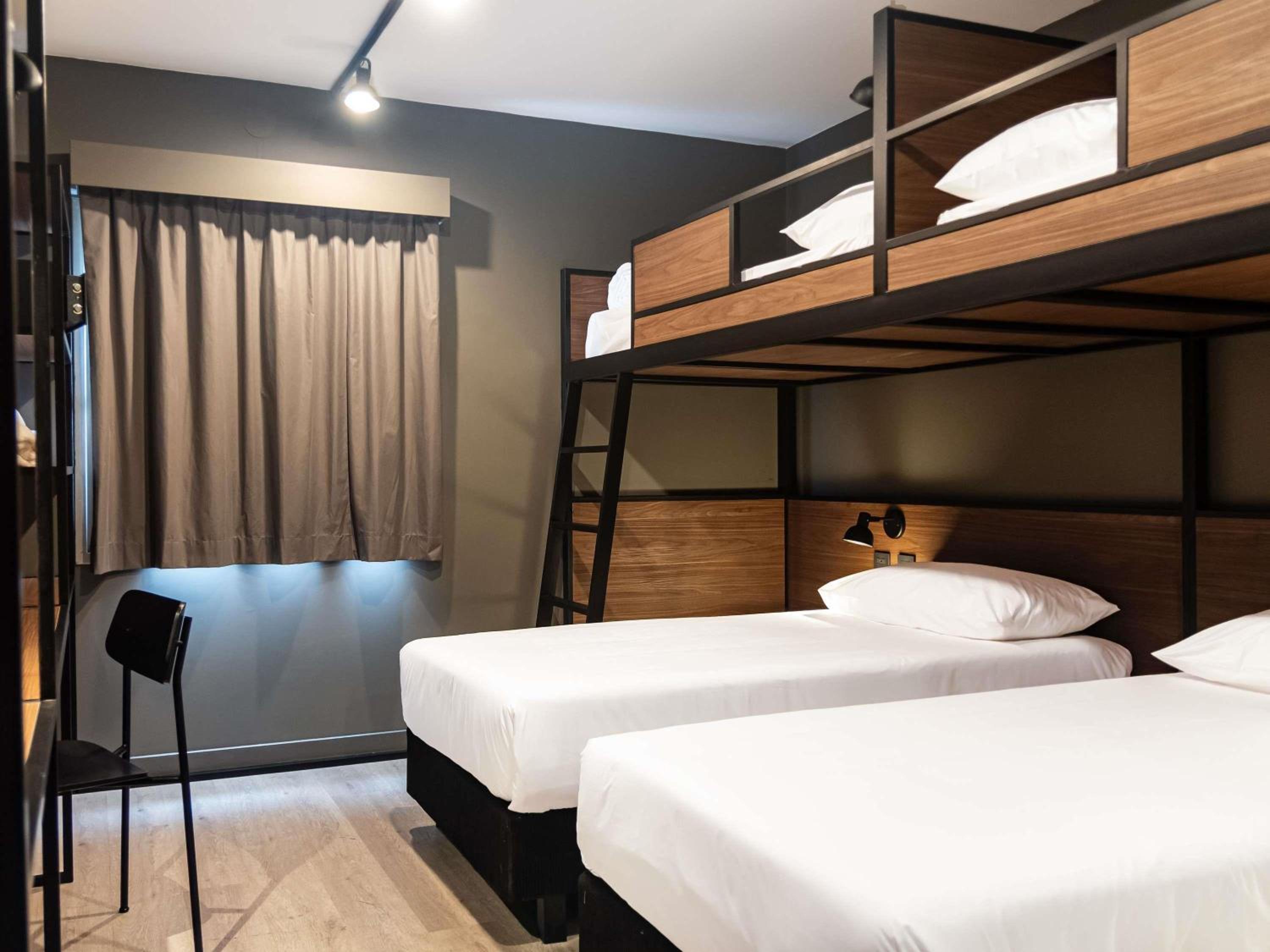 Standard Room with Four Single Beds photo 1