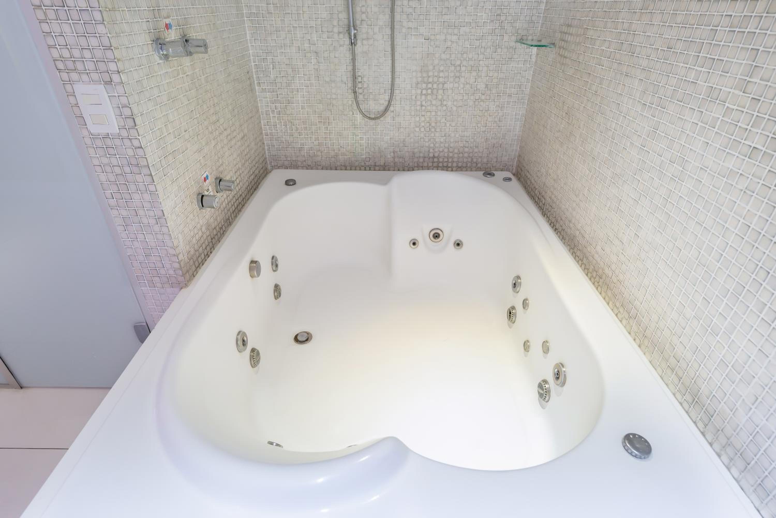 One-Bedroom Apartment with Spa Bath