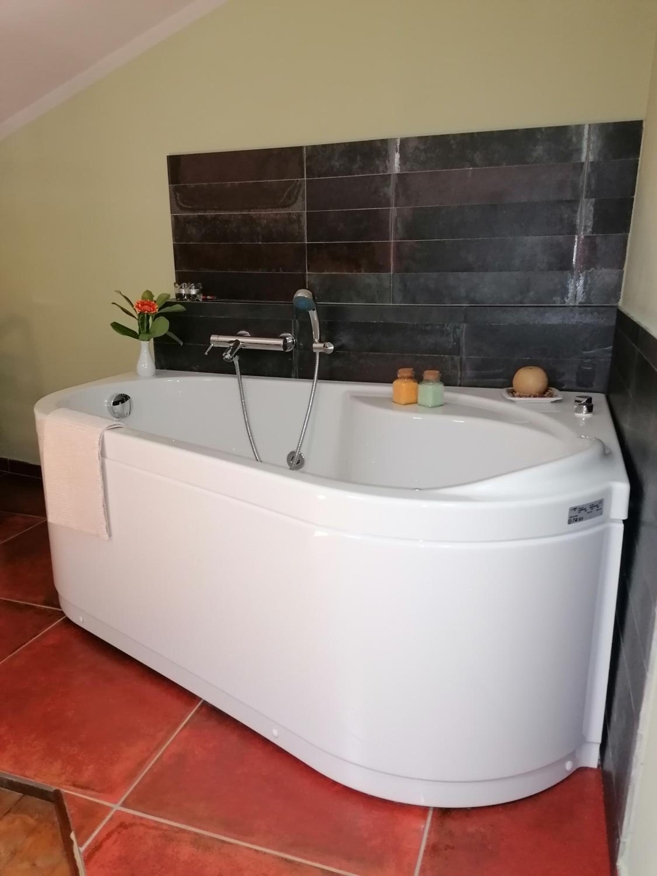 Suite with Hot Tub