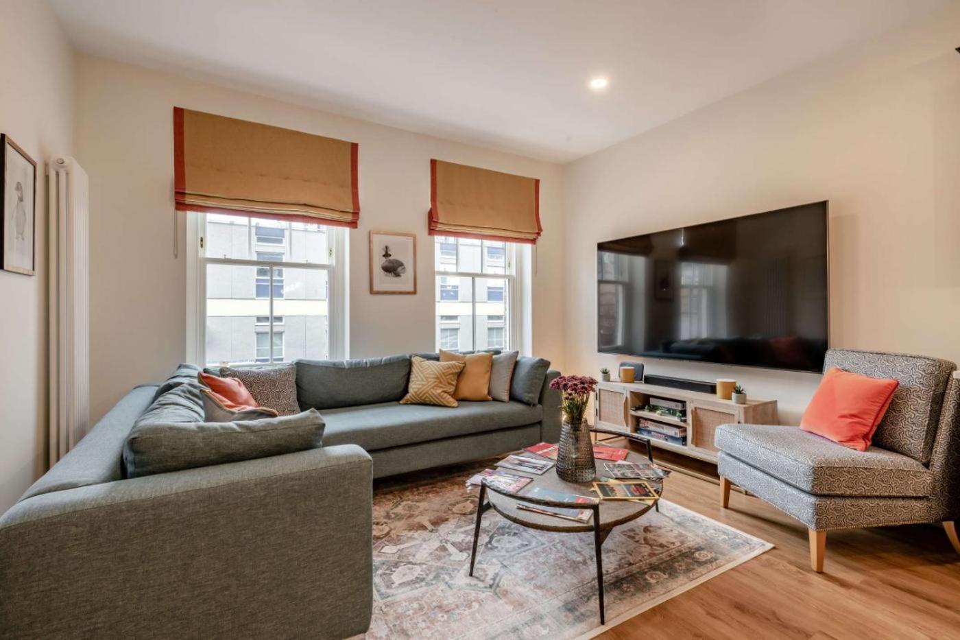 Three-Bedroom Apartment photo 1