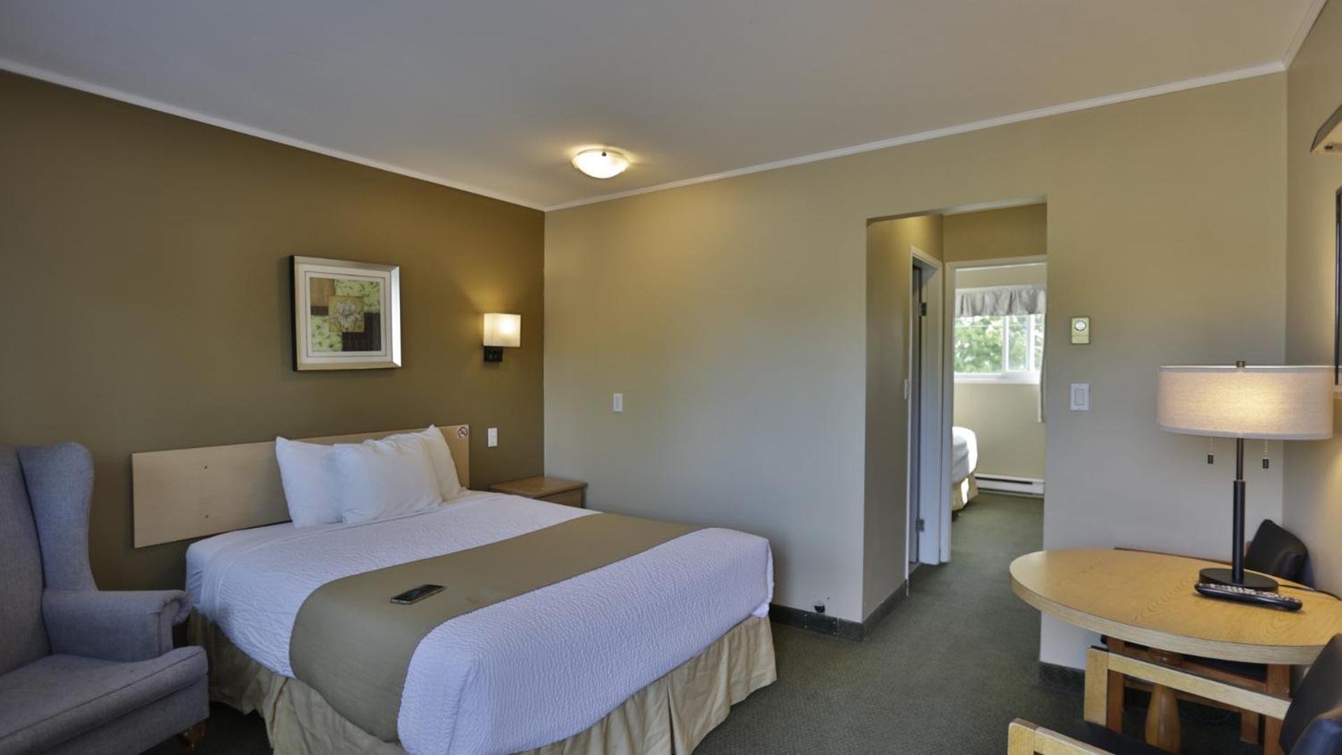 Standard Queen Room photo 2