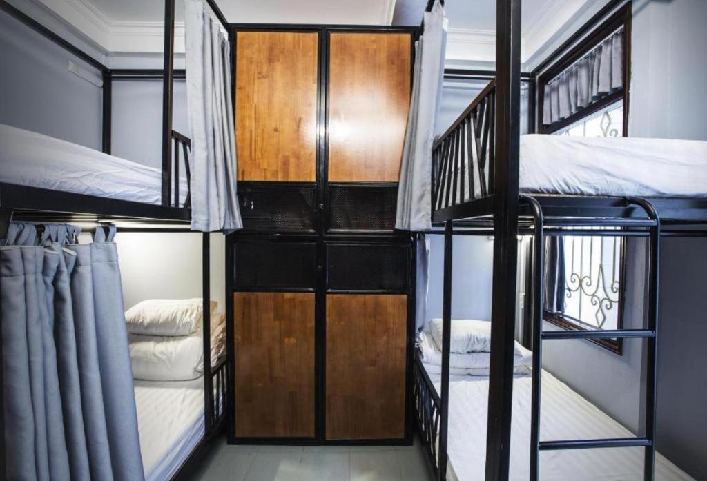 10-Bed Mixed Dormitory Room