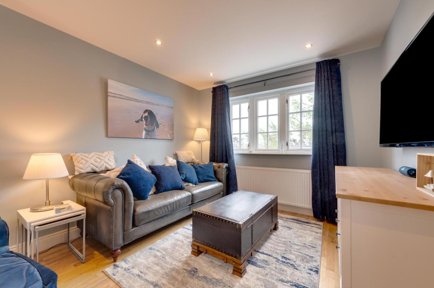 Two-Bedroom House photo 2