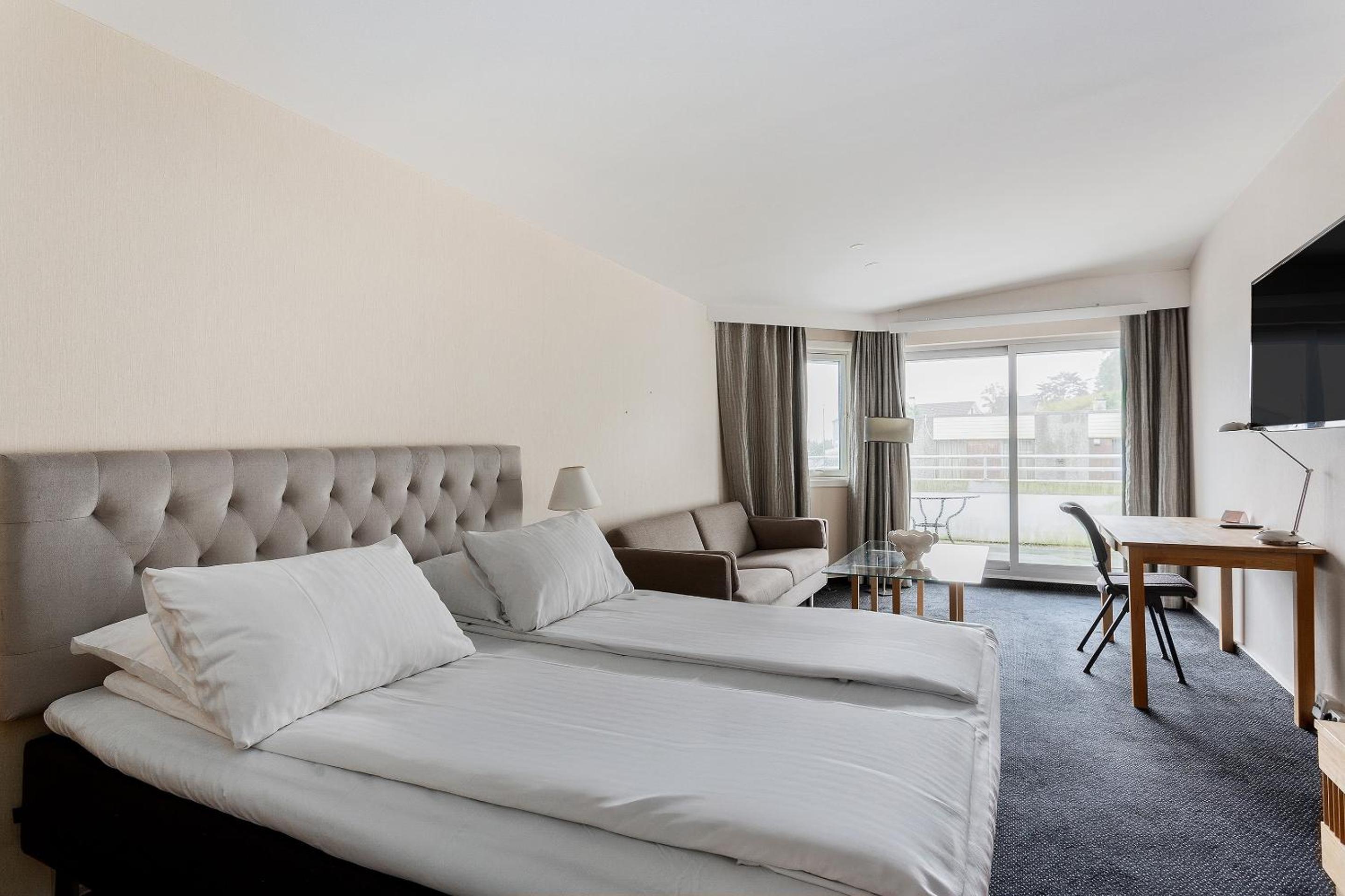 Family Double Room - Non-Smoking - Photo 1