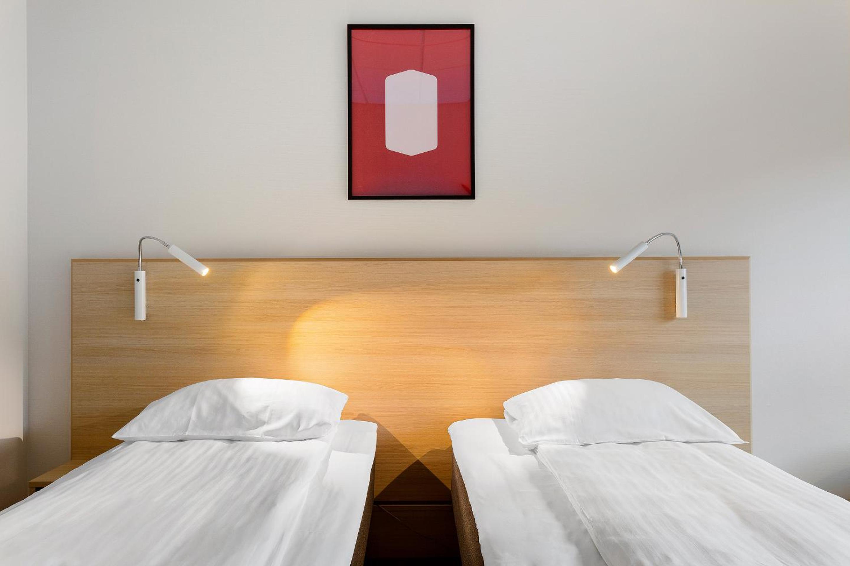 Standard Twin Room - Photo 2