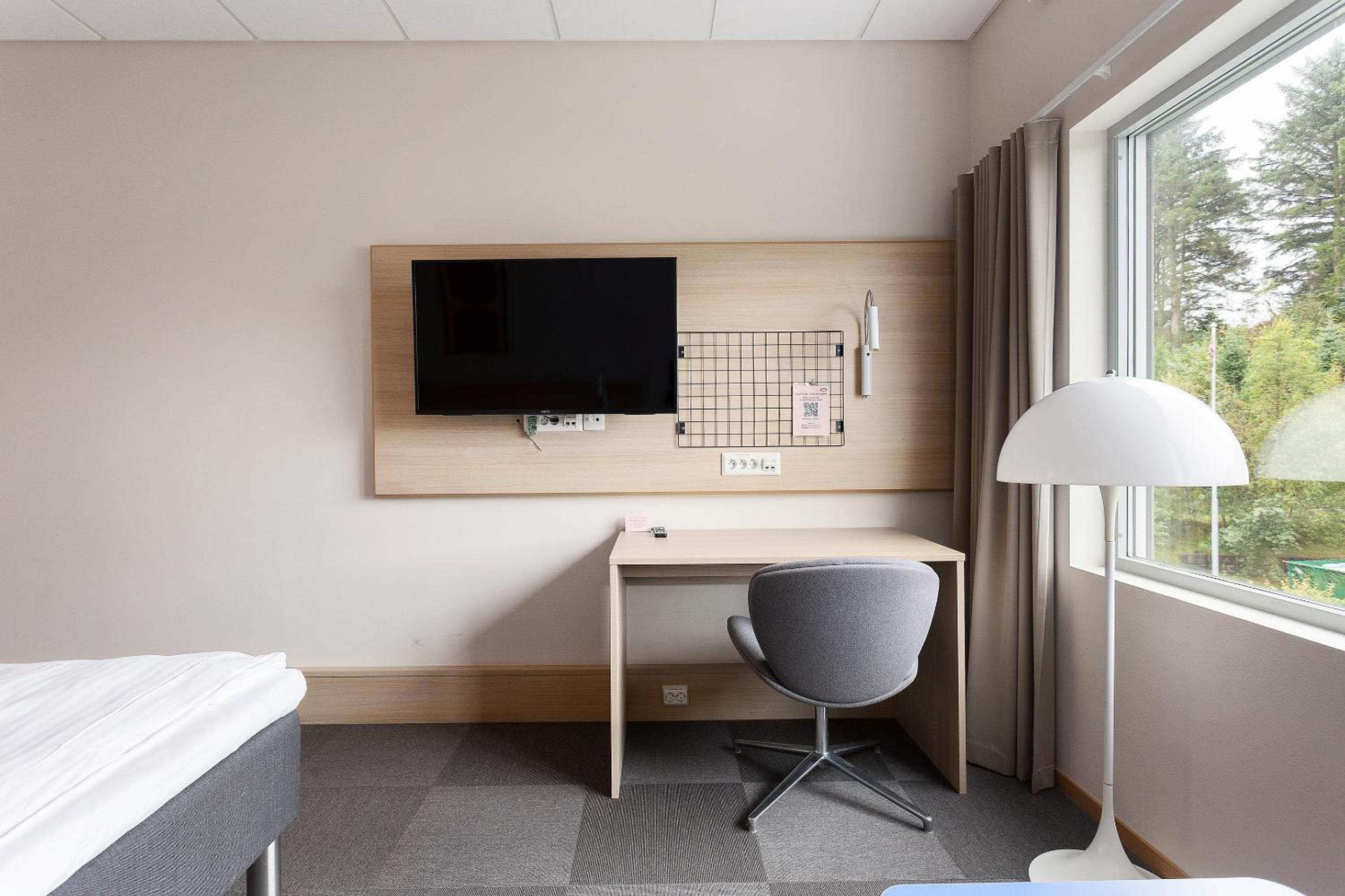 Economy Double Room - Non-Smoking - Photo 4