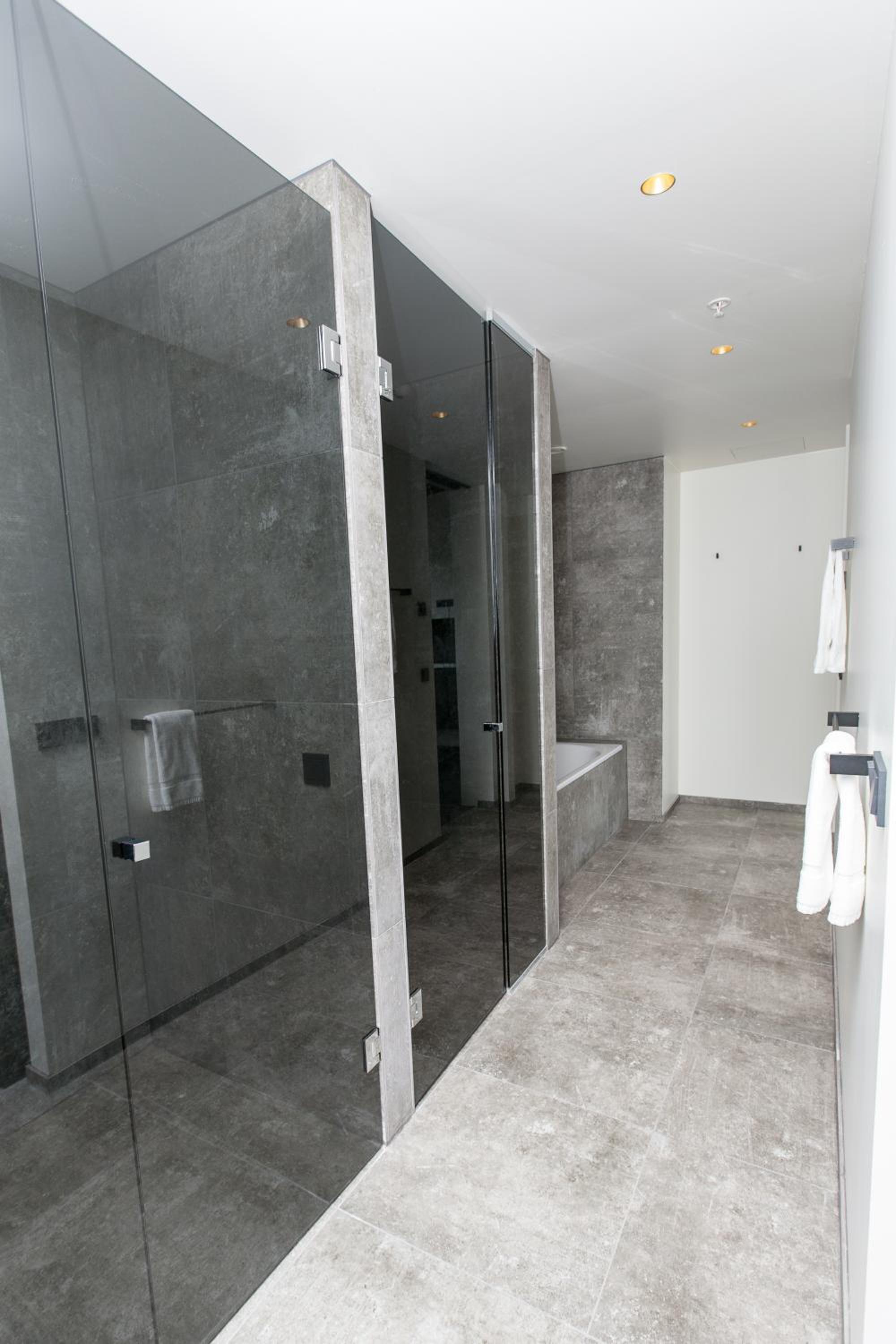 Suite - Photo 12