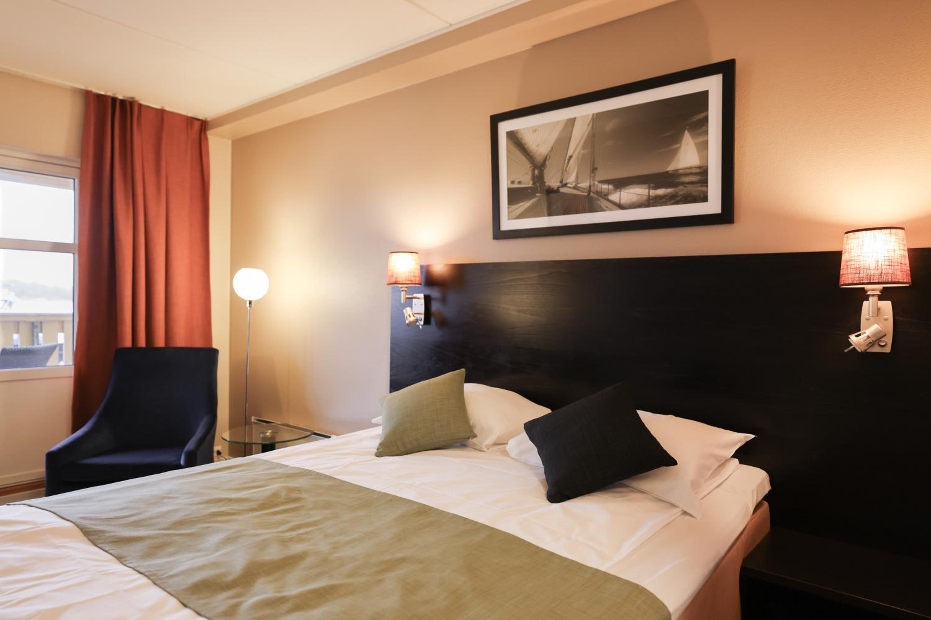 Double or Twin Room with Balcony photo 3