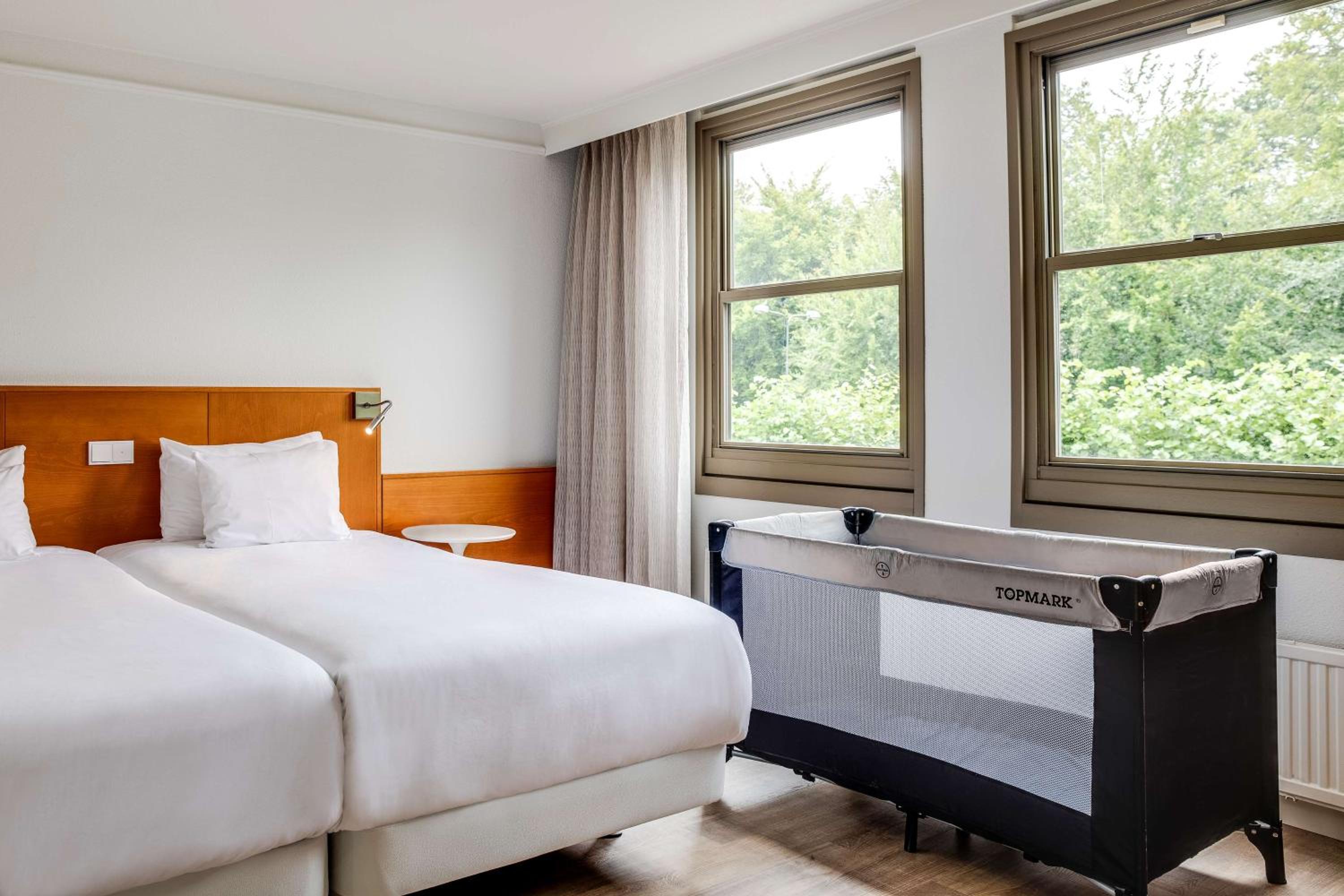 Junior Suite Extra Bed (2 Adults + 1 Child) - Photo 15