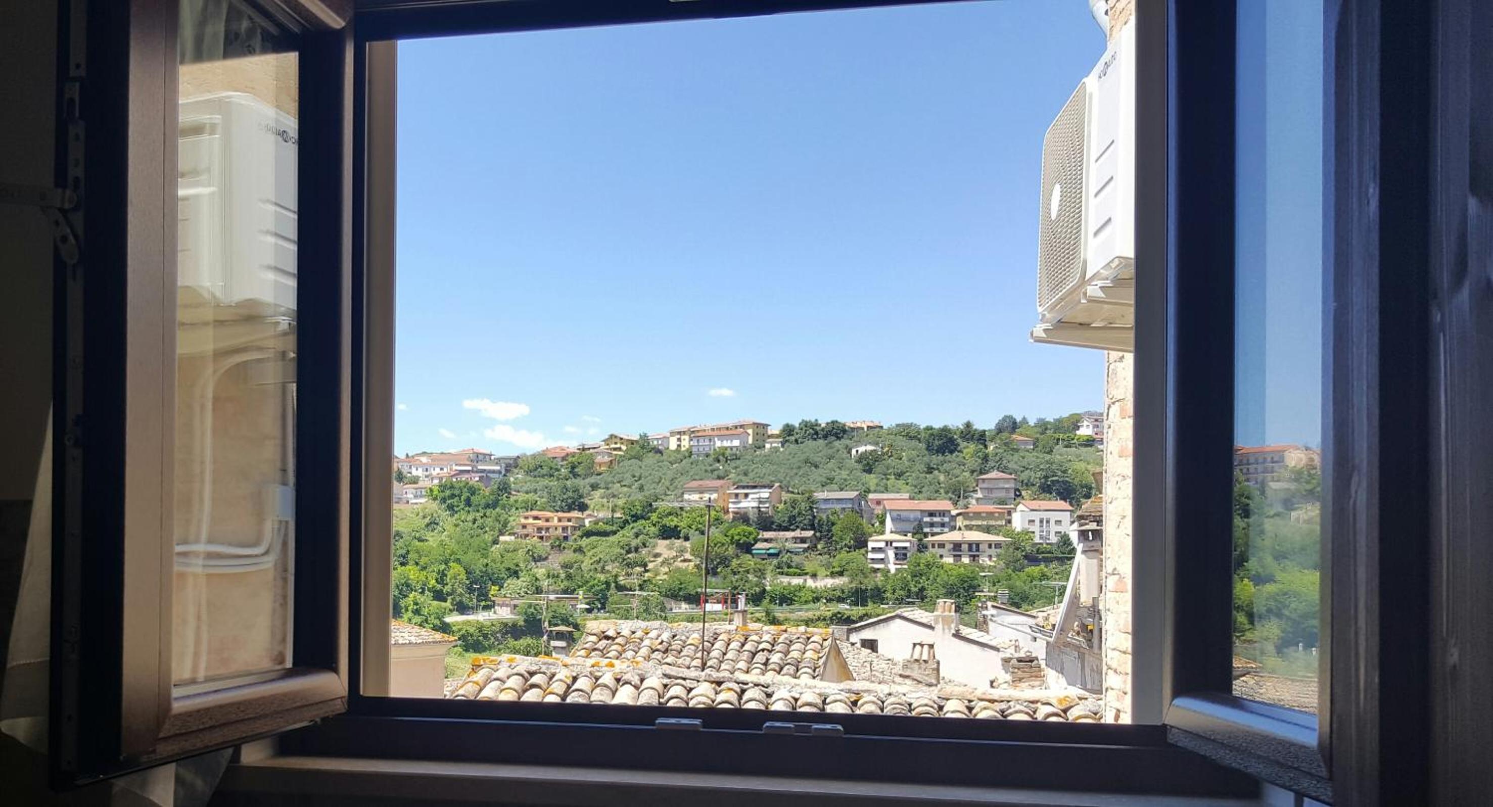 Suite with Terrace - Photo 3