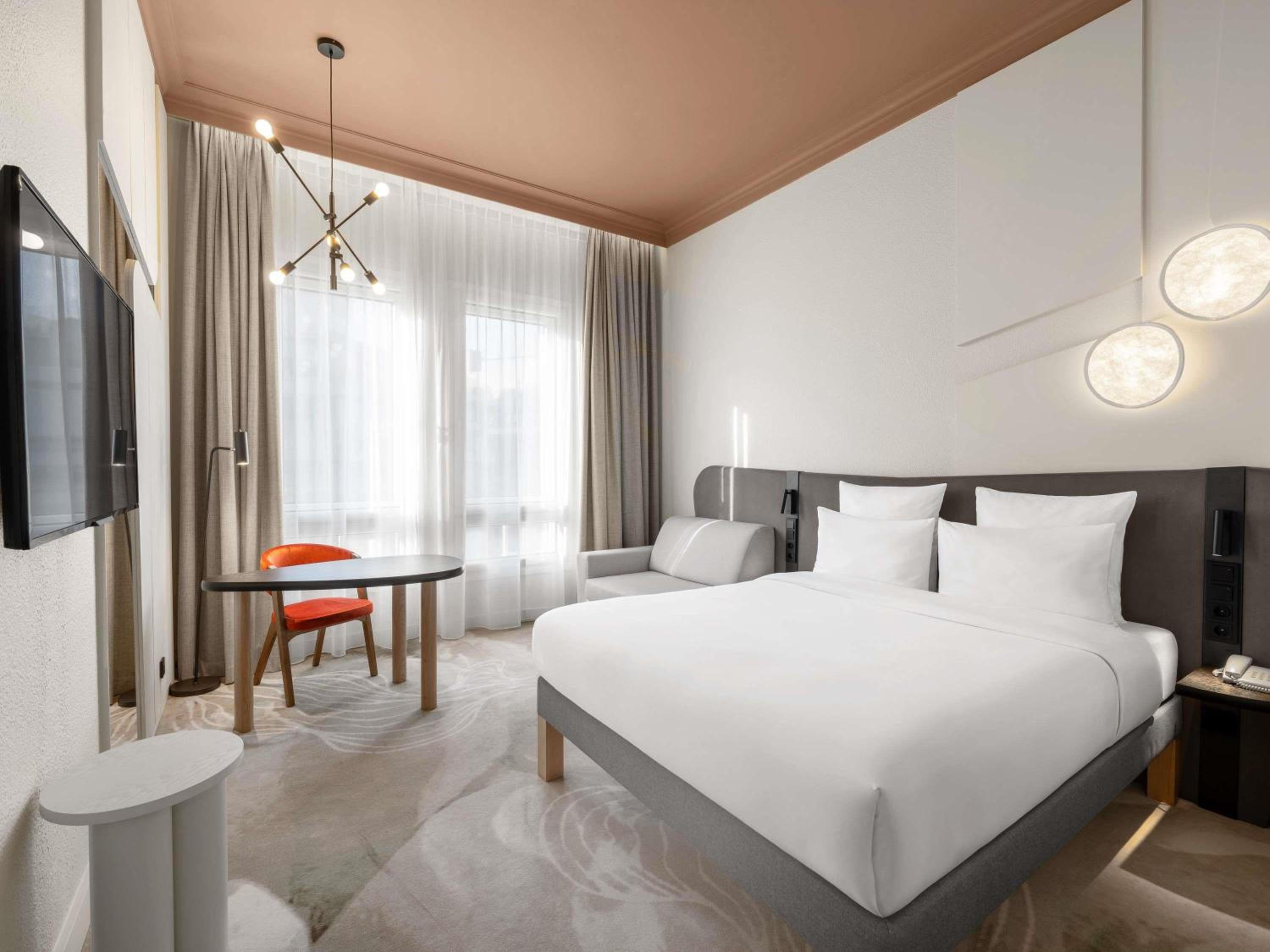 Superior Room with One Double Bed and Sofa Bed - Photo 7