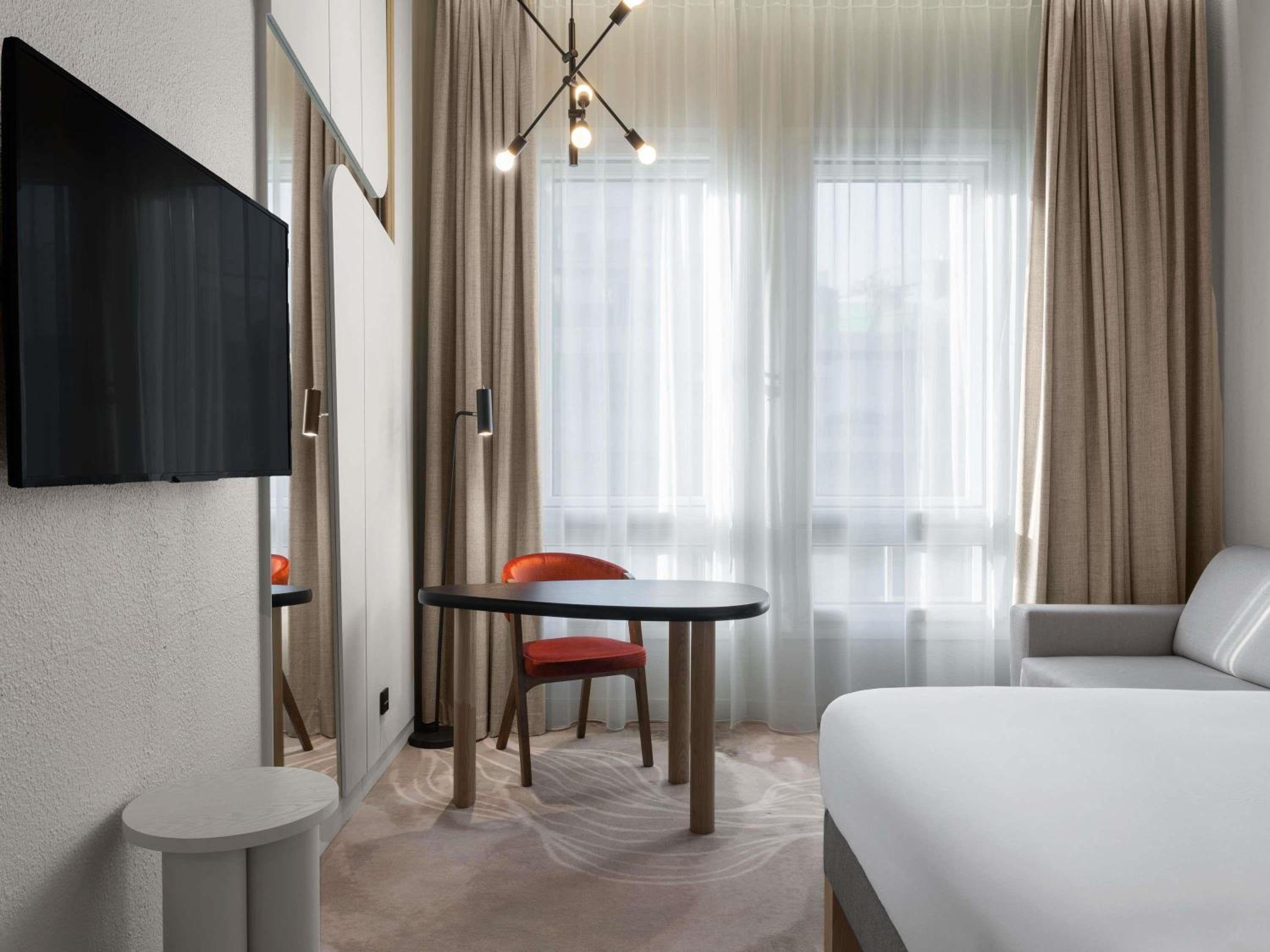 Superior Room with One Double Bed and Sofa Bed - Photo 4