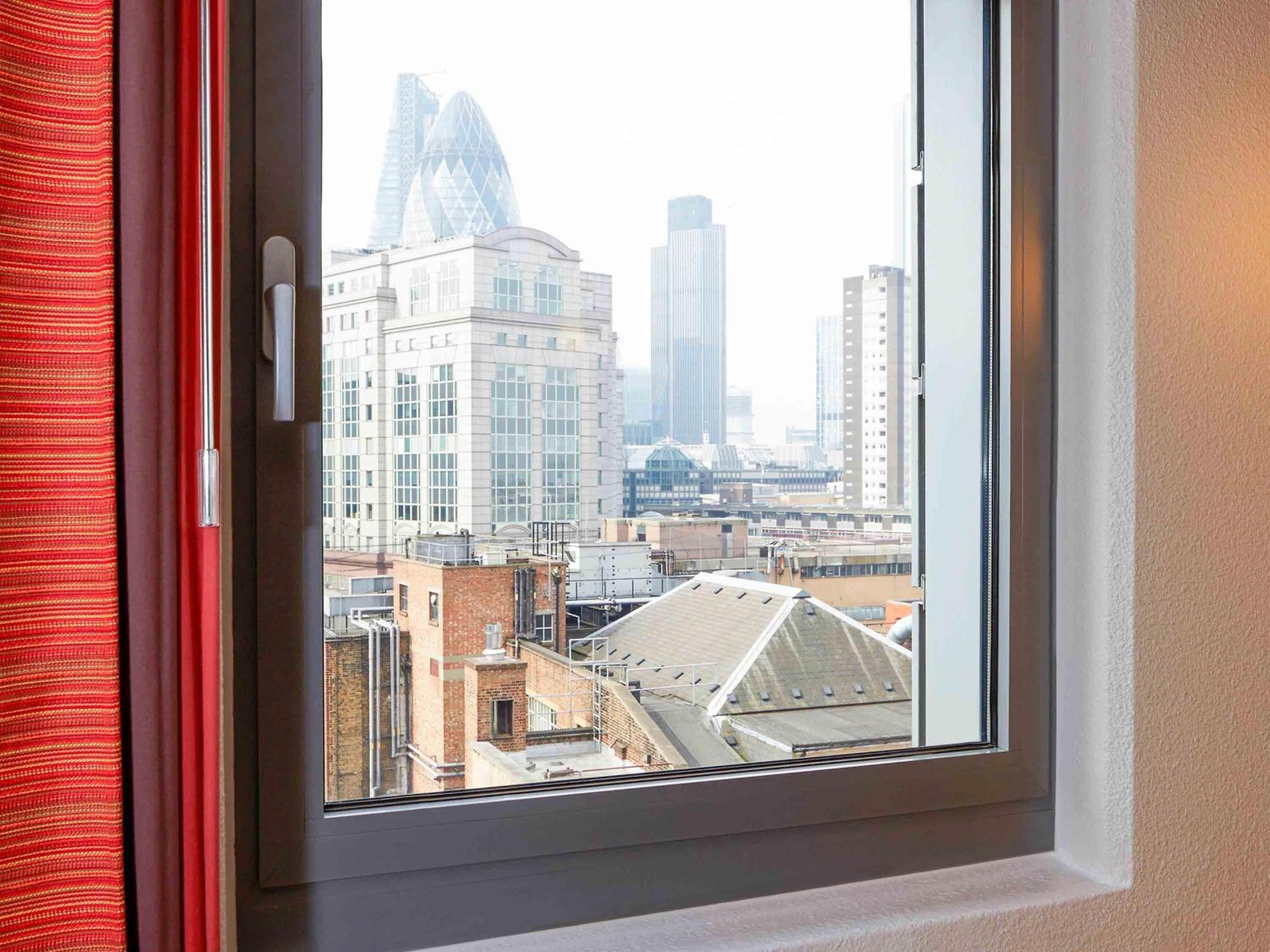 Standard Double Room - High Floor photo 3