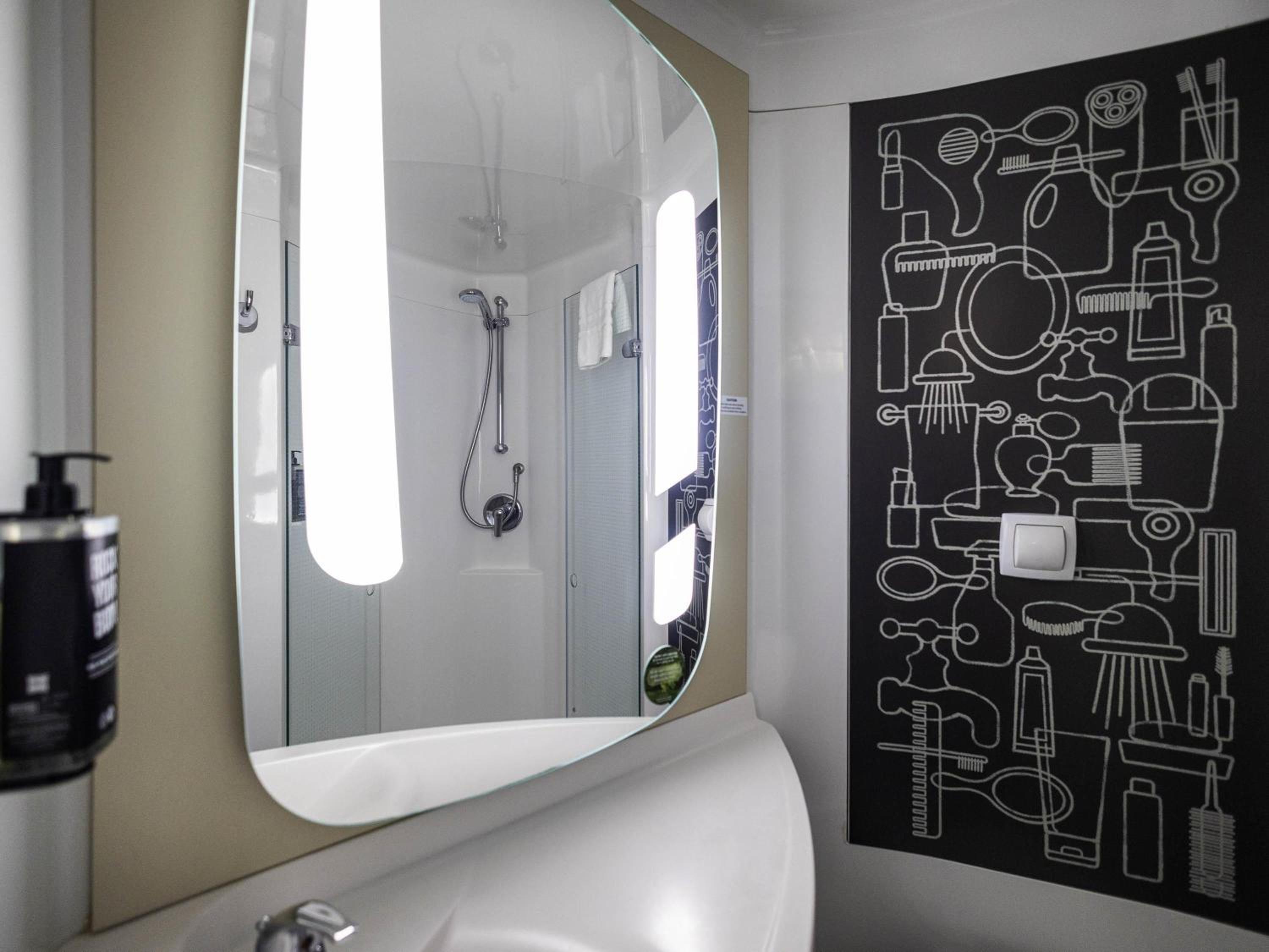 Standard Double Room - High Floor photo 1