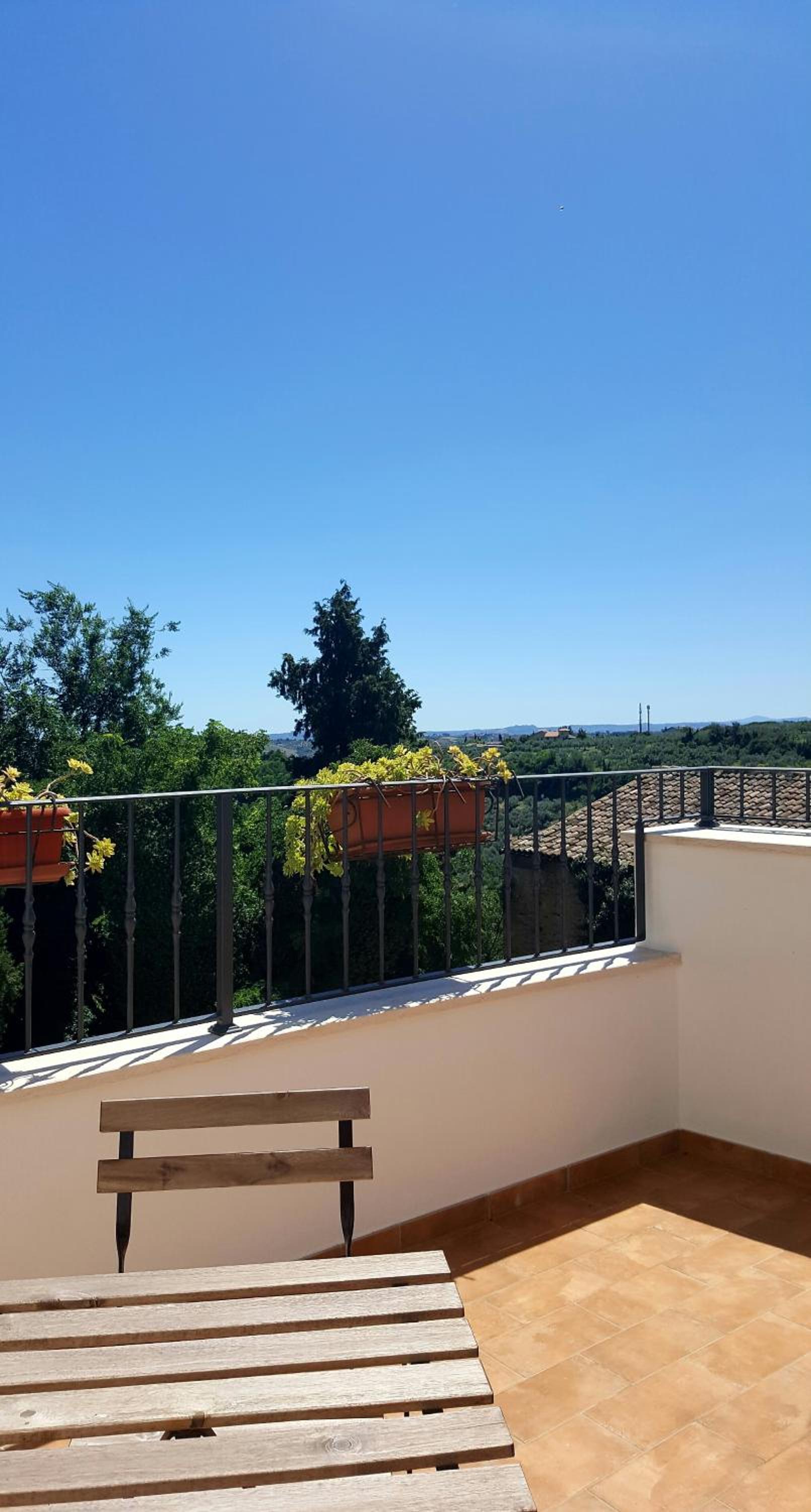 Suite with Terrace - Photo 17