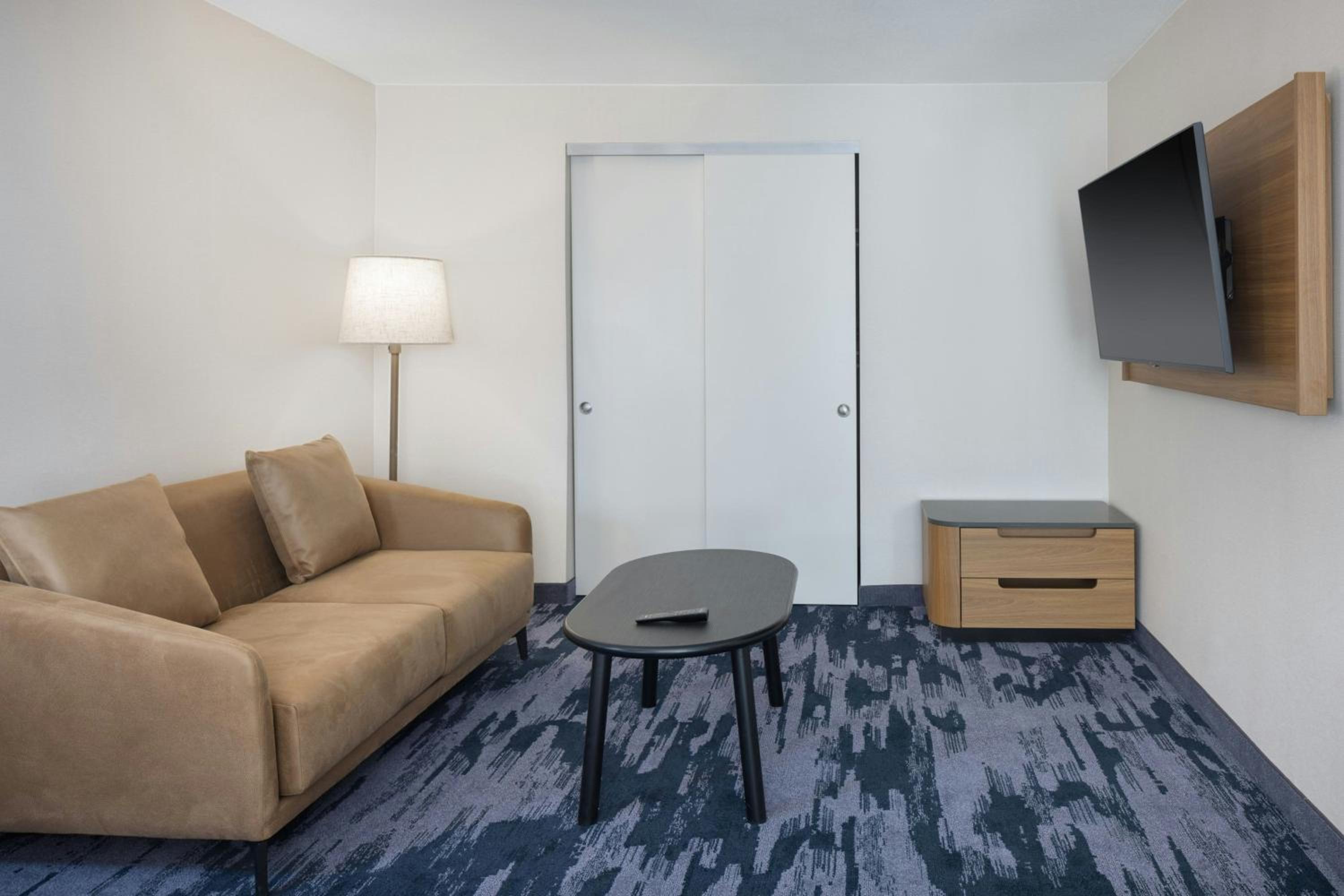 King Suite with Sofa Bed - Accessible - Photo 2
