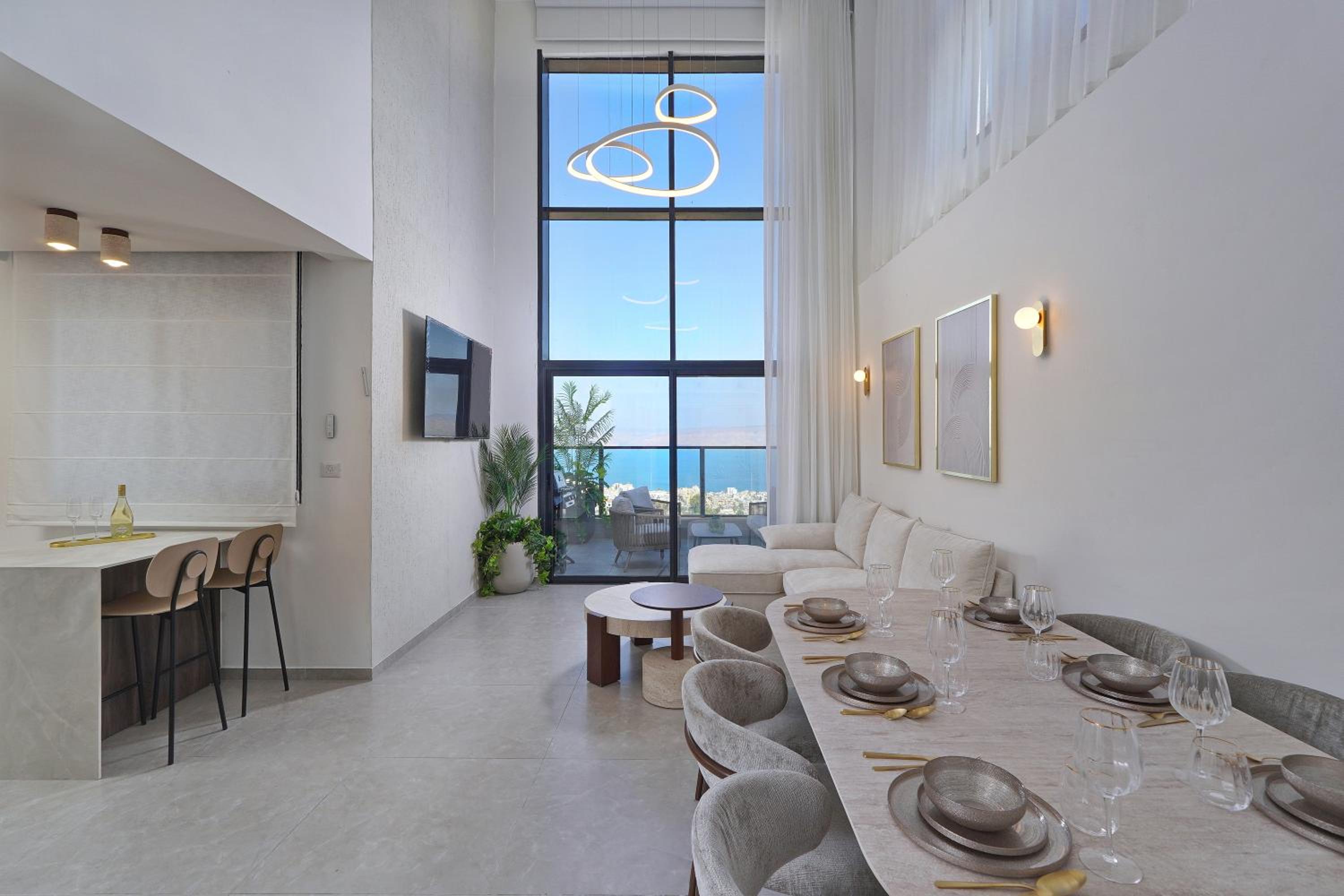 Four-Bedroom Penthouse Apartment photo 2
