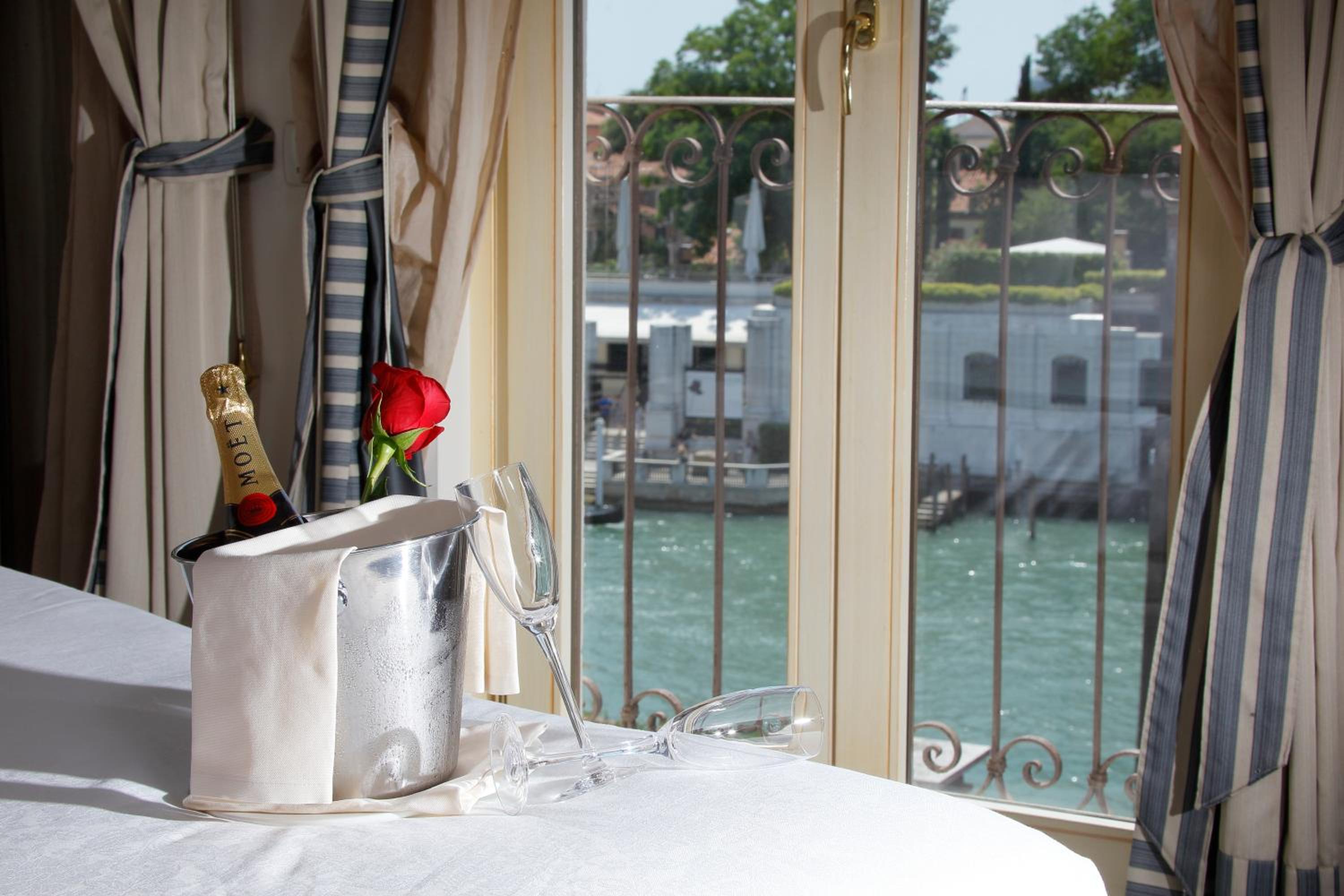 Double Room with Grand Canal View photo 2