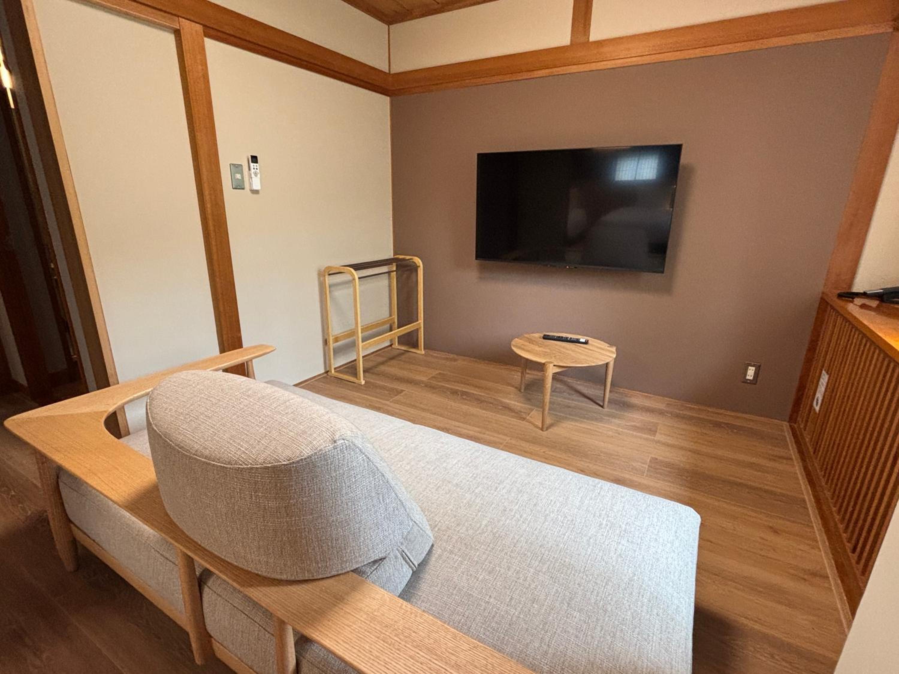 Deluxe Family Room photo 2