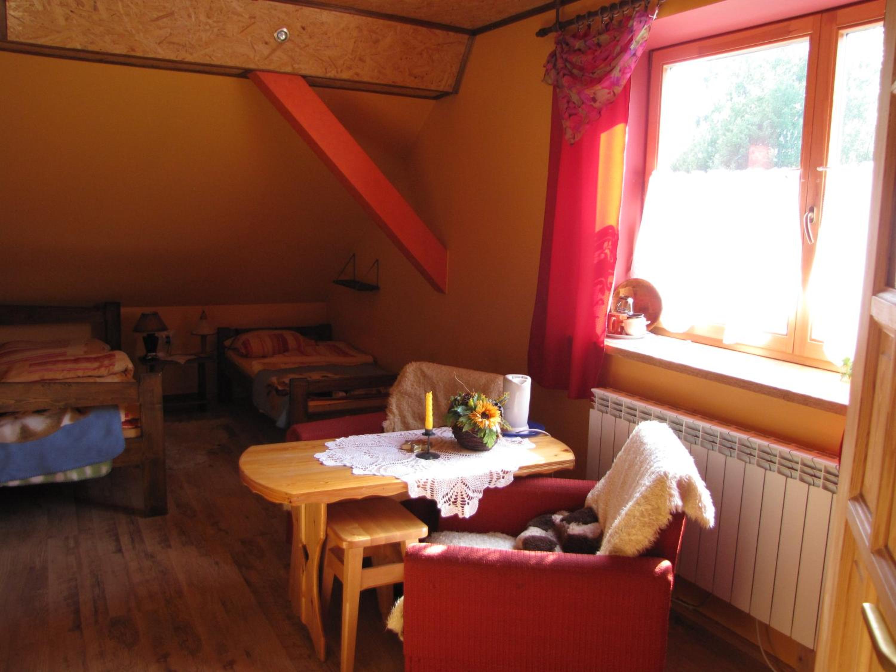 Family Room with Private Bathroom - Photo 3