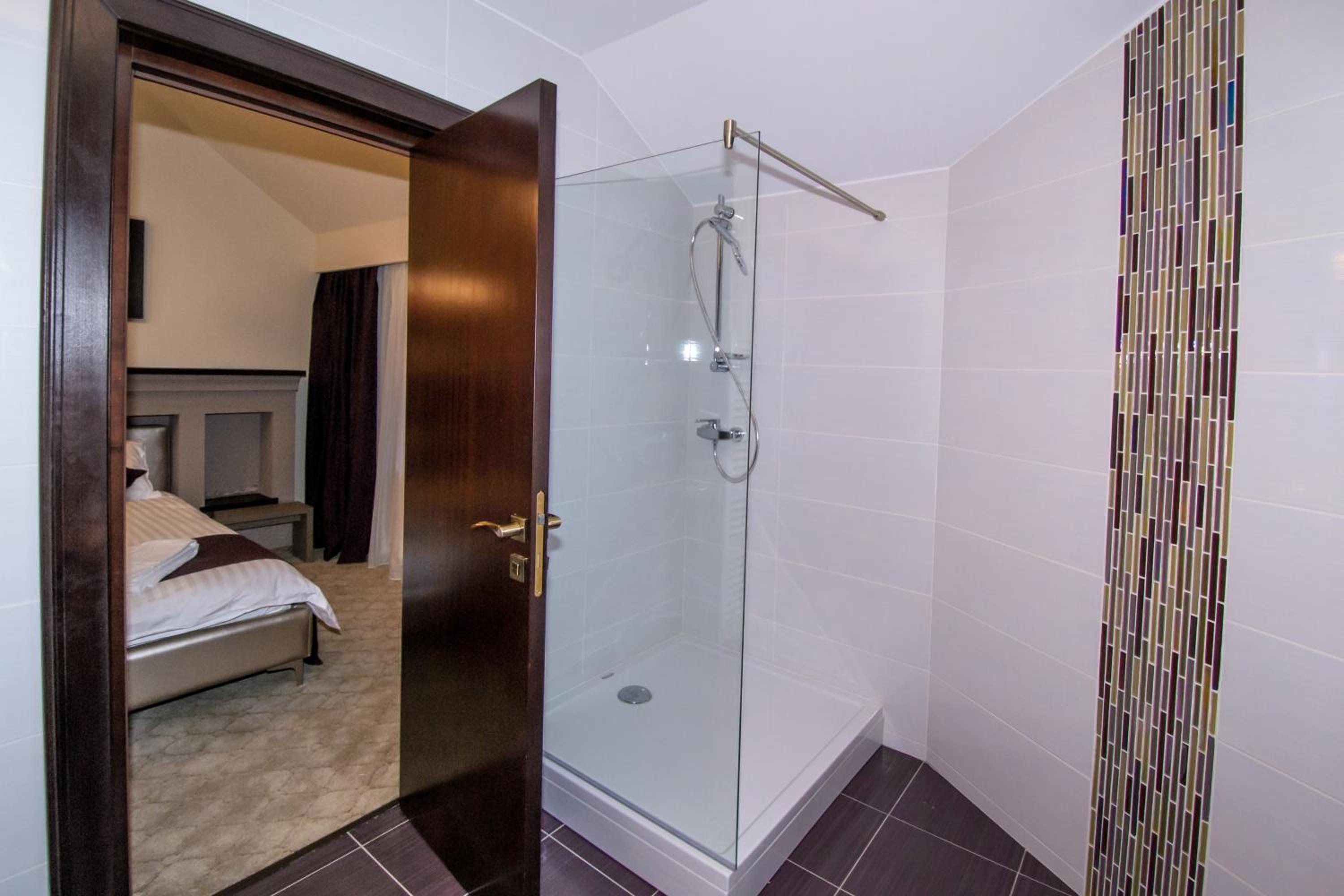 Double Room - Photo 2