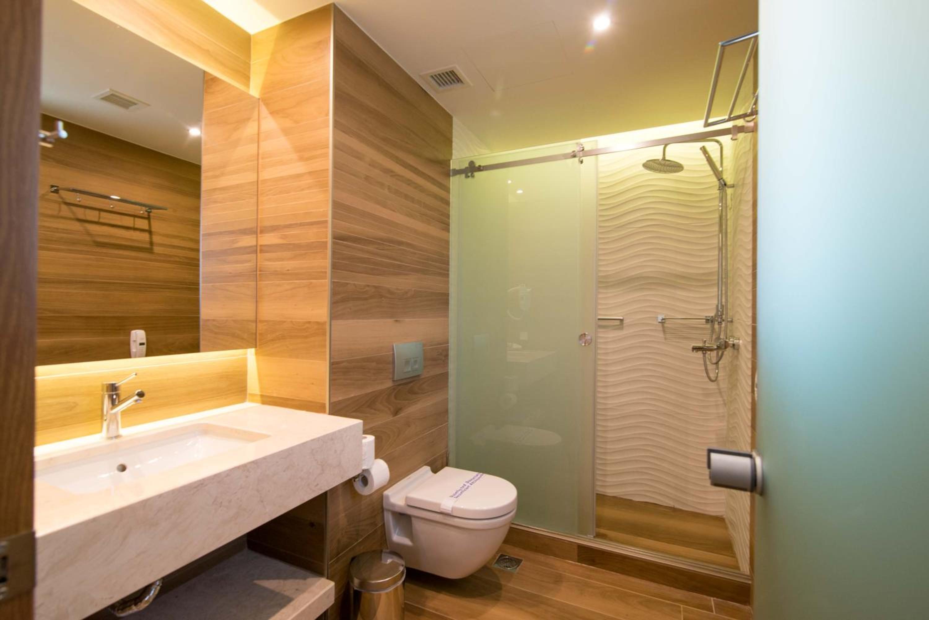 Double or Twin Room with City View photo 2