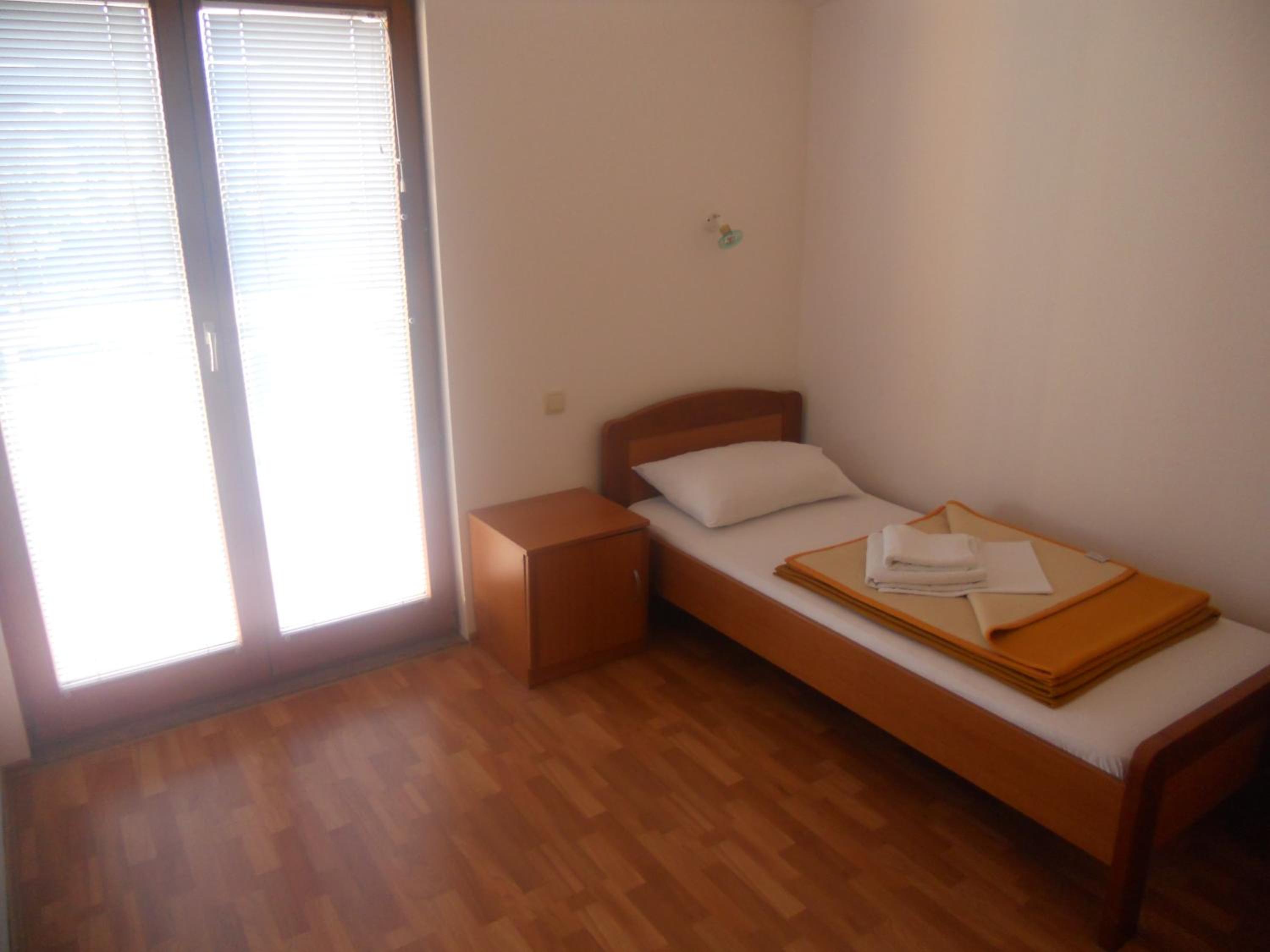 Single Room photo 3