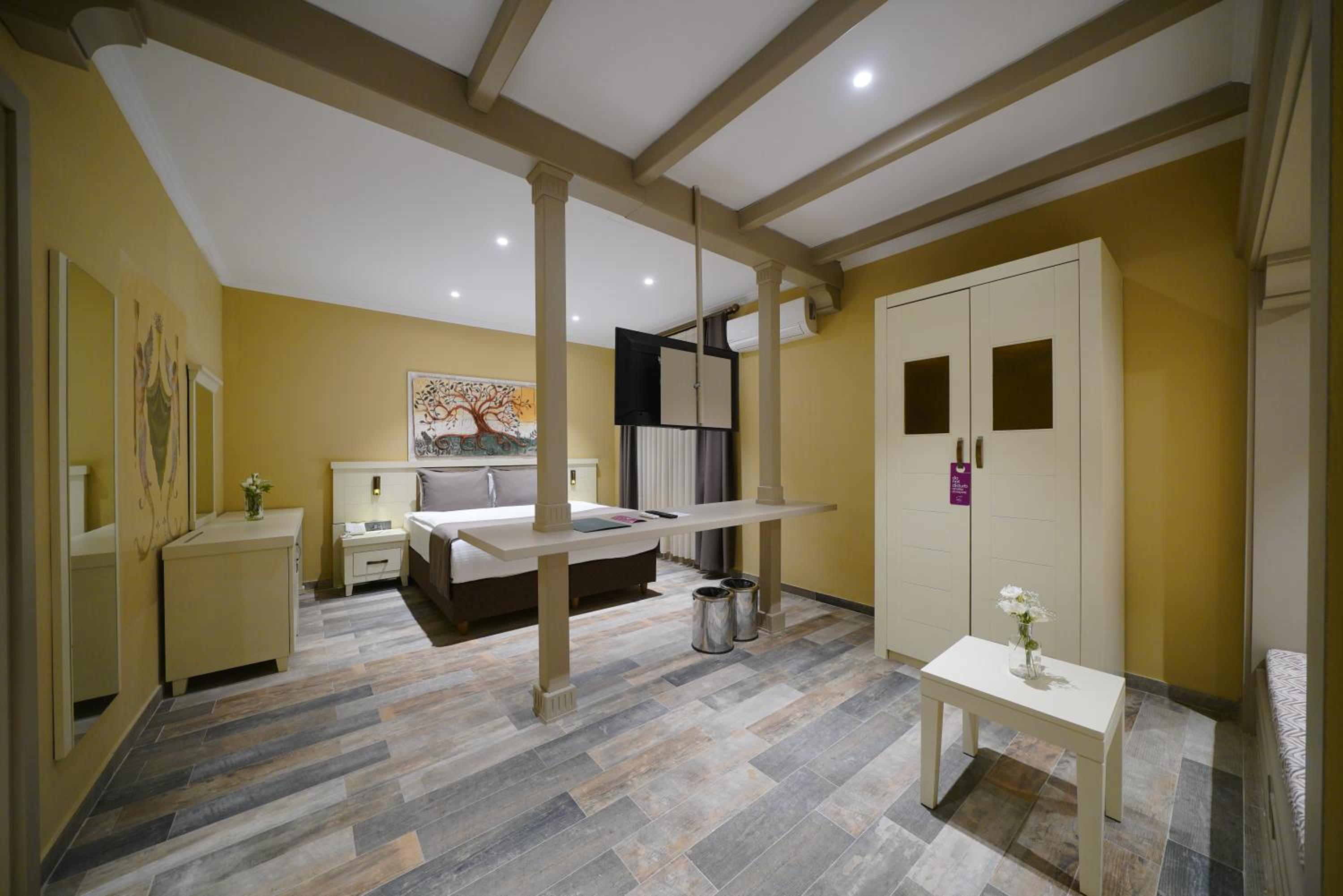 Suite with Balcony photo 2