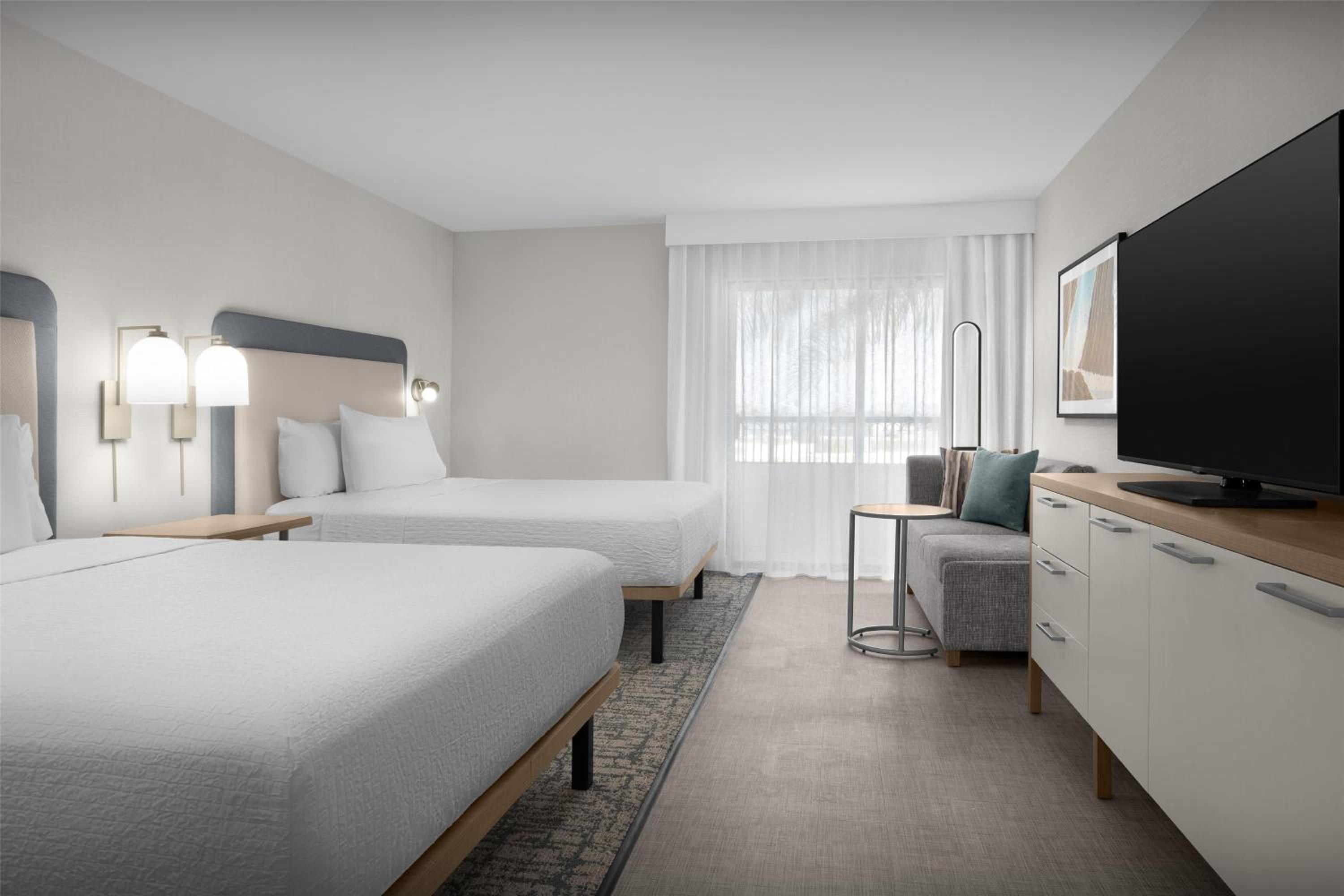 Studio Suite with Two Queen Beds - Lounge Access - Photo 1