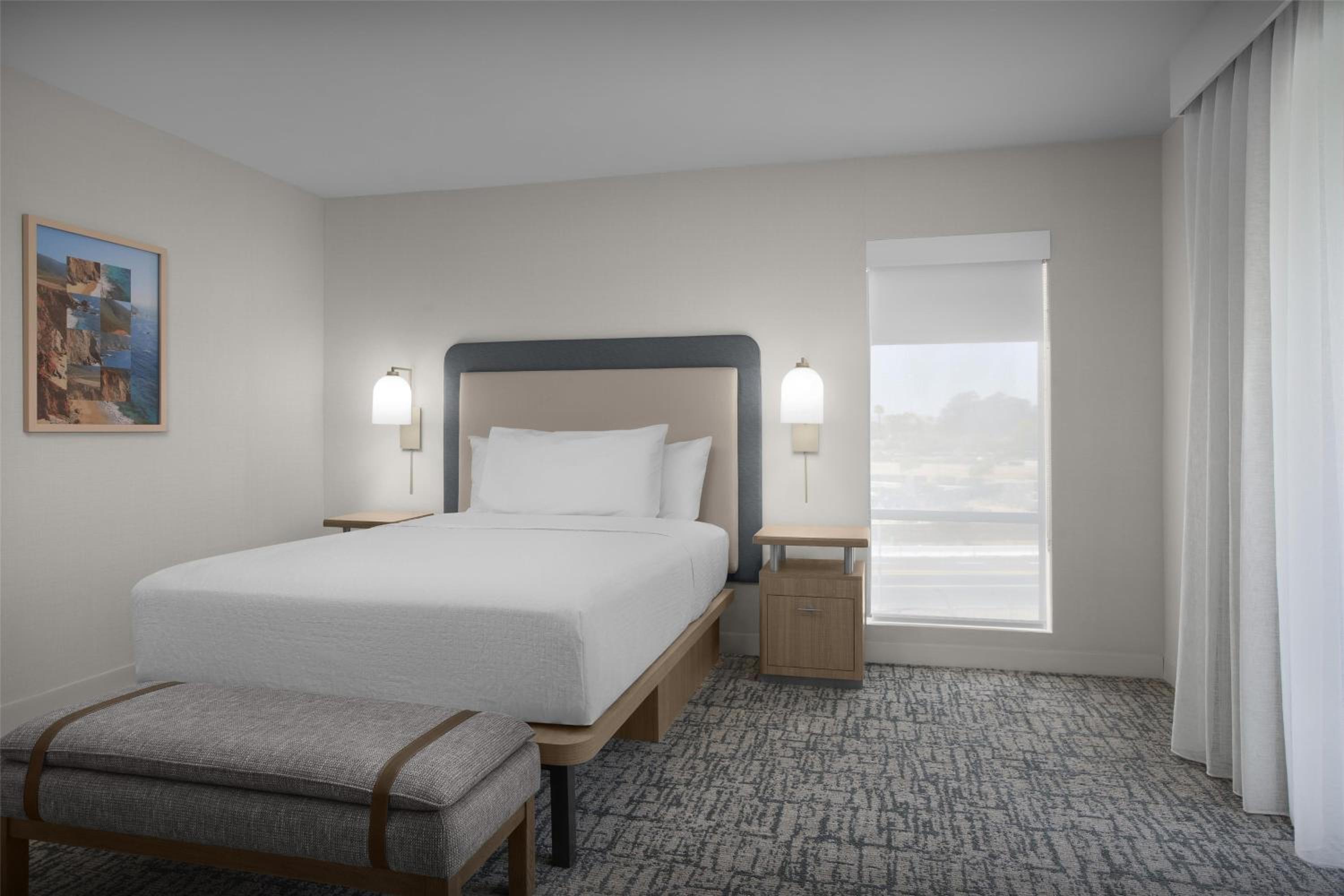 Two-Room Suite with One King Bed and One Queen Bed - Photo 4