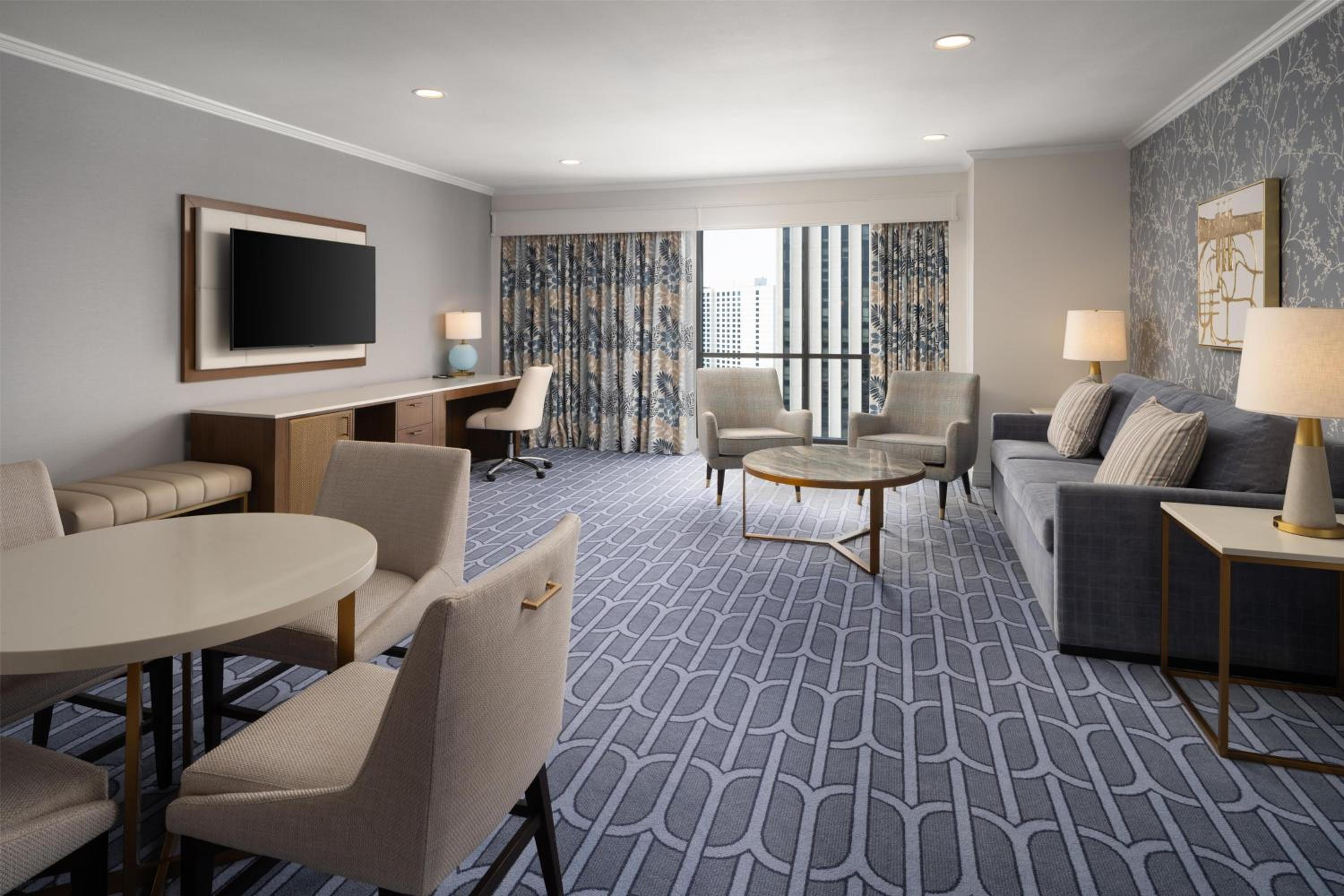 Premium Riverside Parlor Suite with Sofa Bed - Photo 5