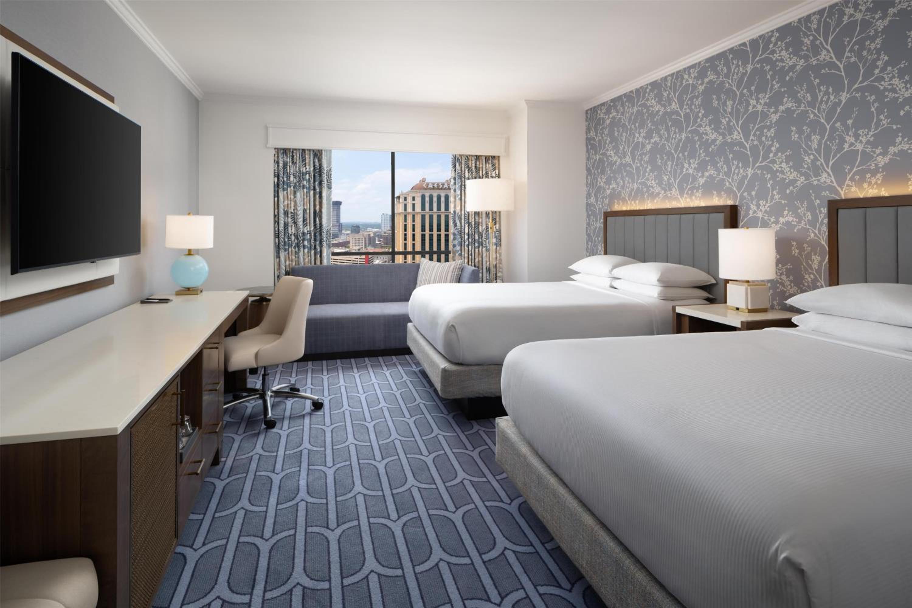 Premium Queen Room with Two Queen Beds - Mobility/Hearing Access and Bathtub - Photo 3