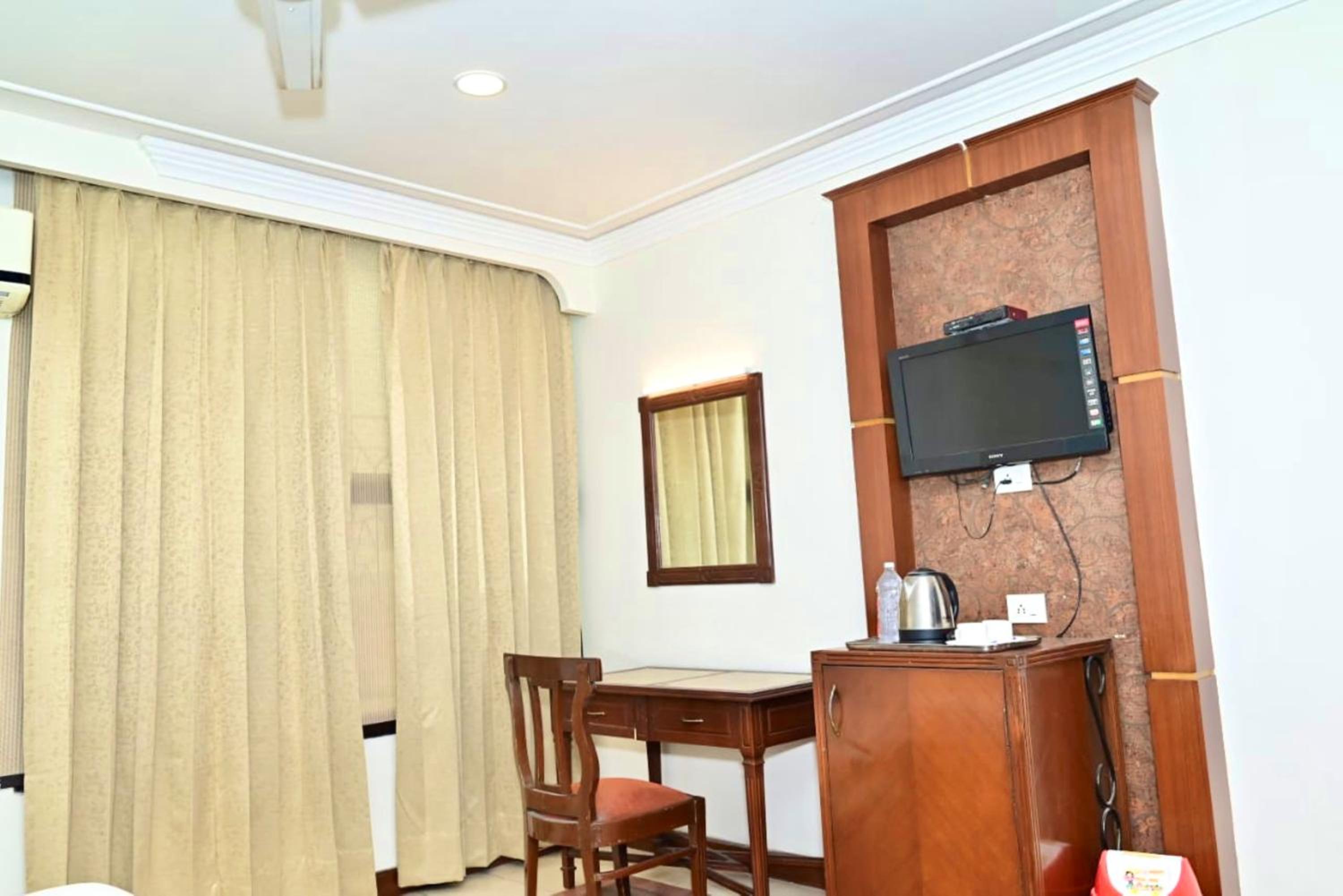 Deluxe Double Room with Bath photo 2