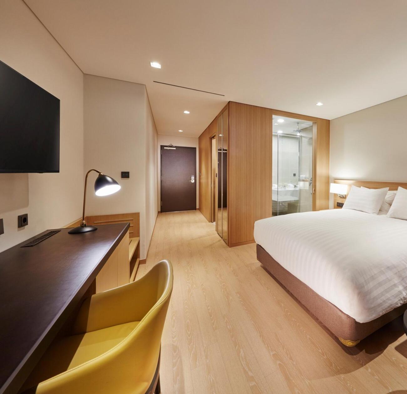 Executive Double Room with Sea View - 1 Day Pool Access for 2 photo 2