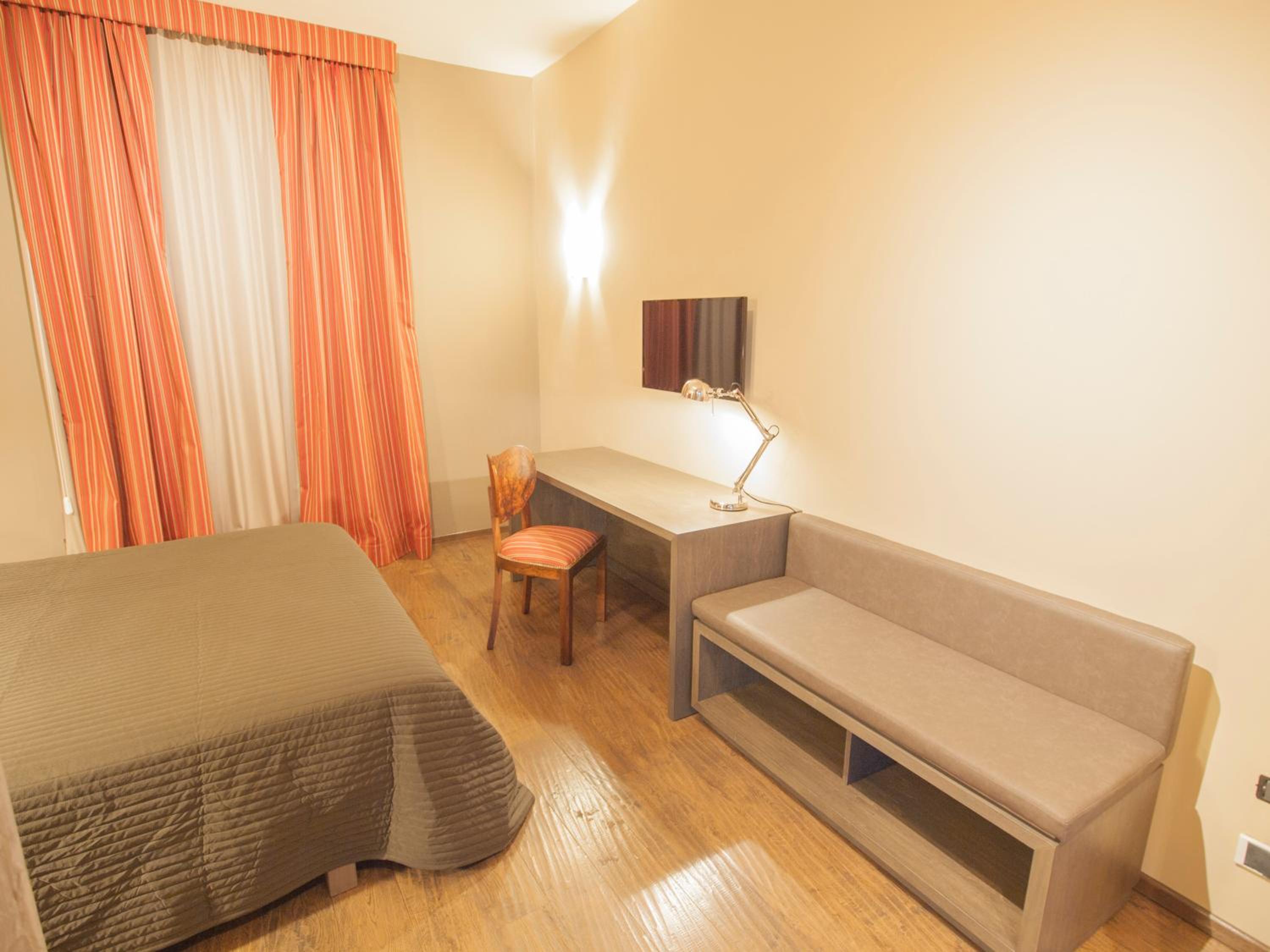 Large Double Room photo 2