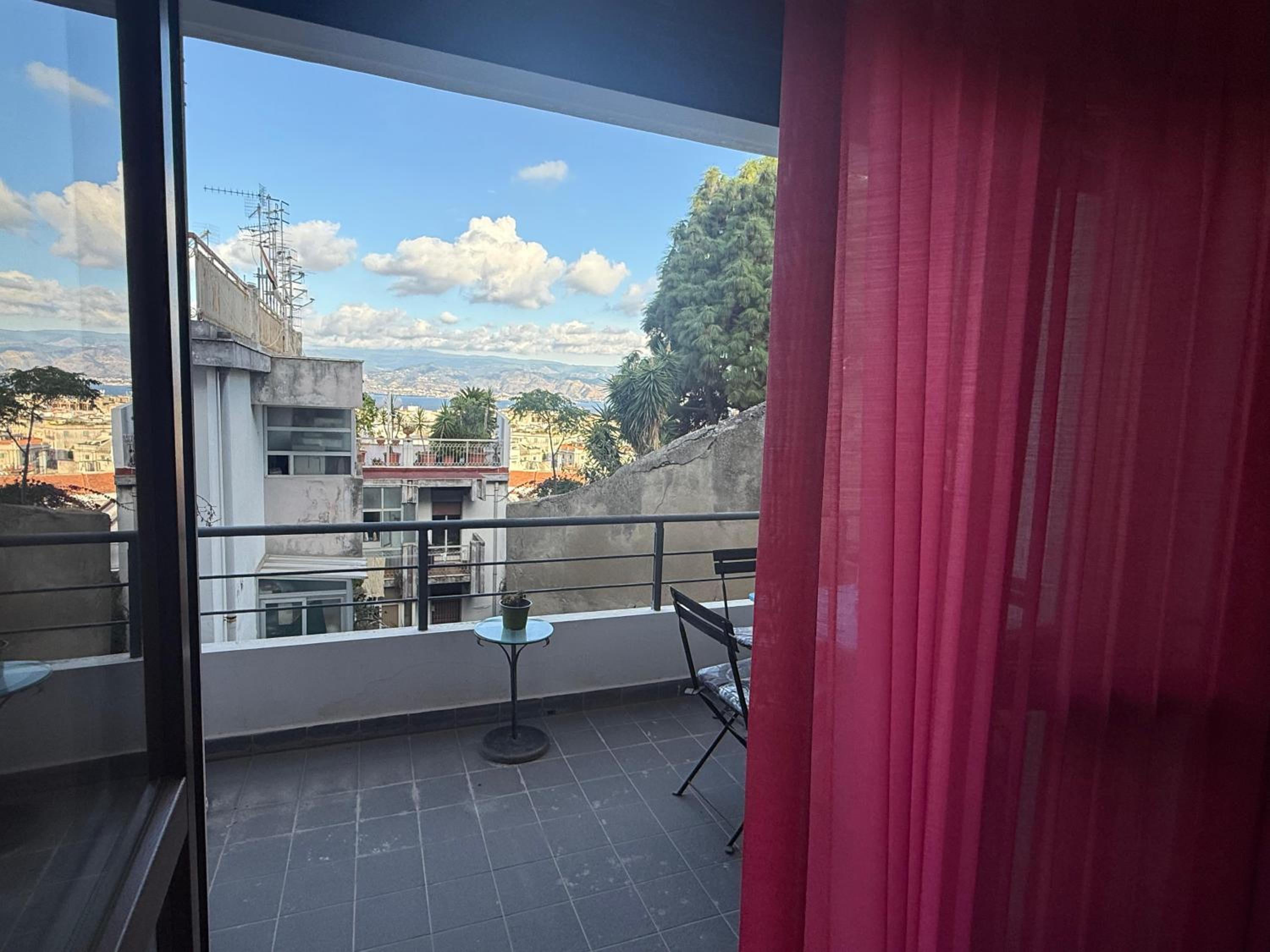 One-Bedroom Apartment with Balcony photo 3