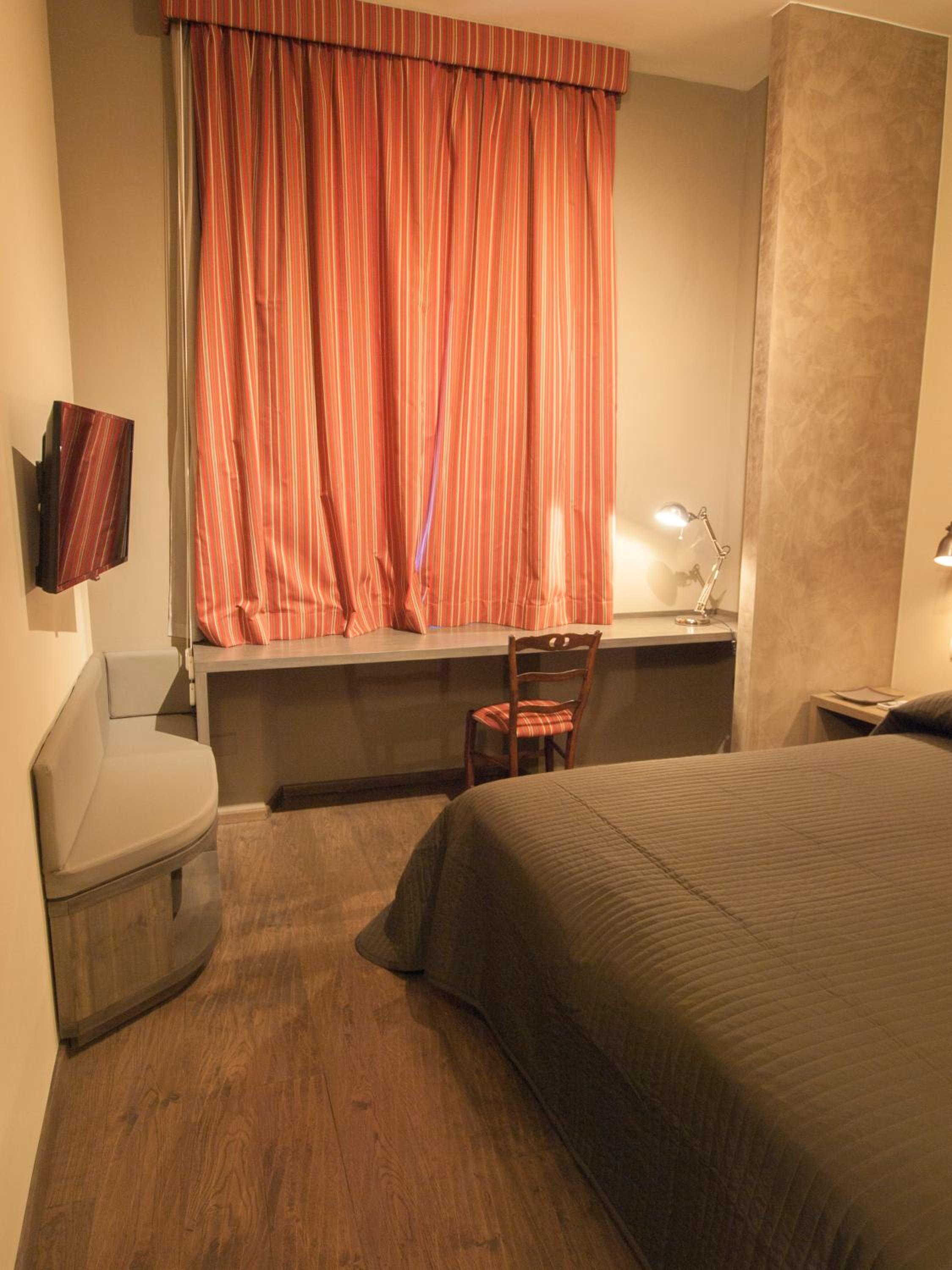Standard Double or Twin Room photo 3