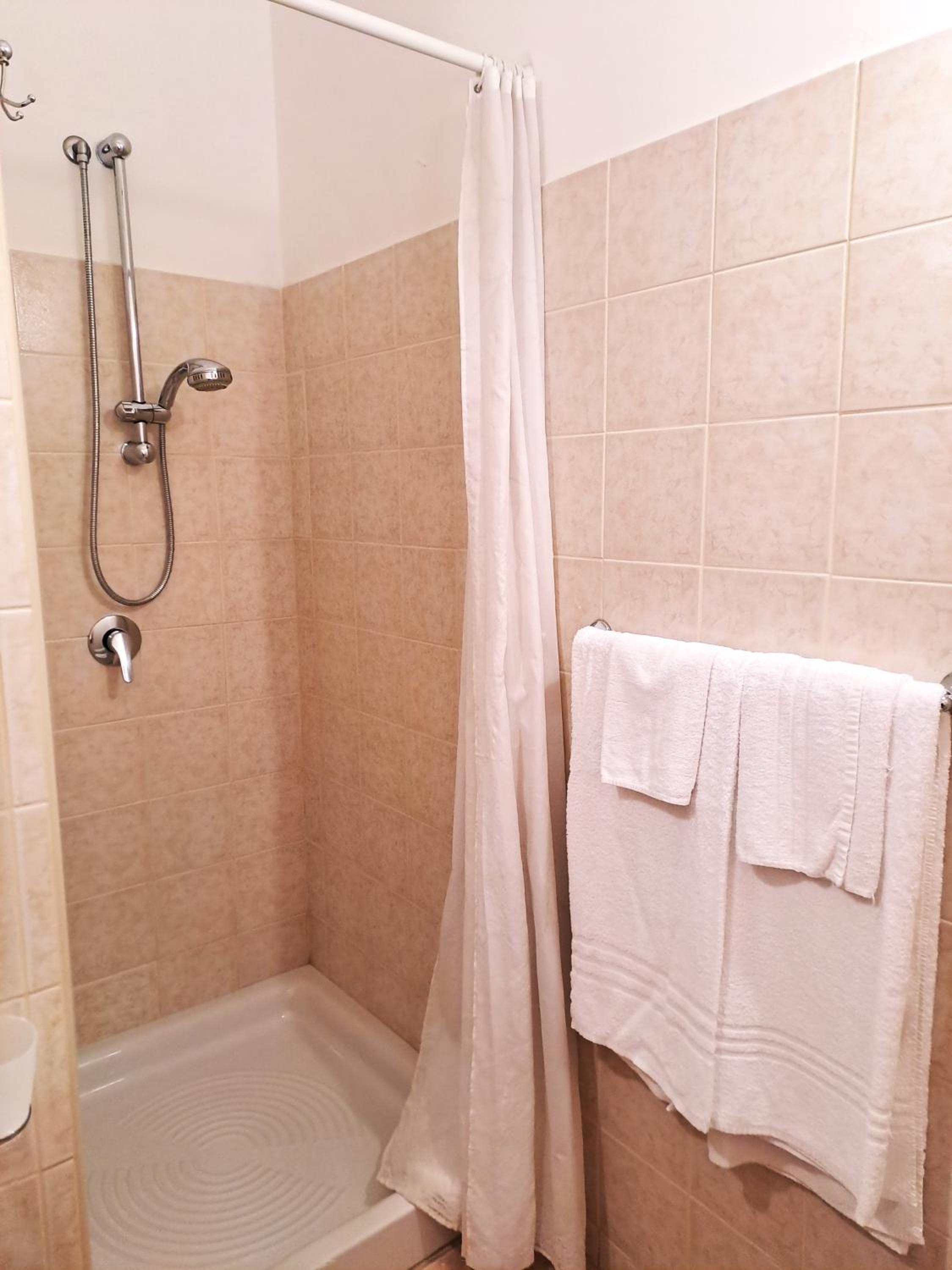 Large Double Room photo 2