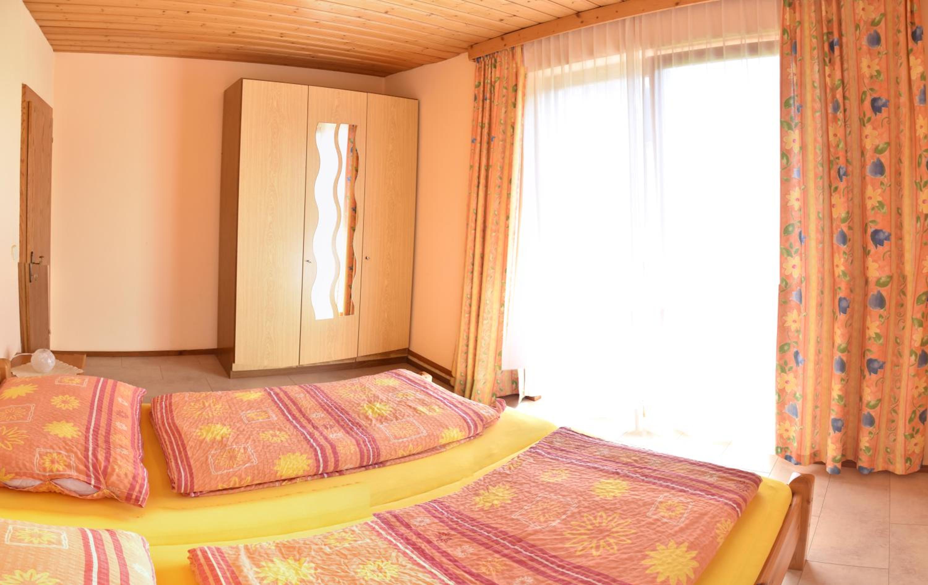 One-Bedroom Apartment with Balcony 2 photo 1