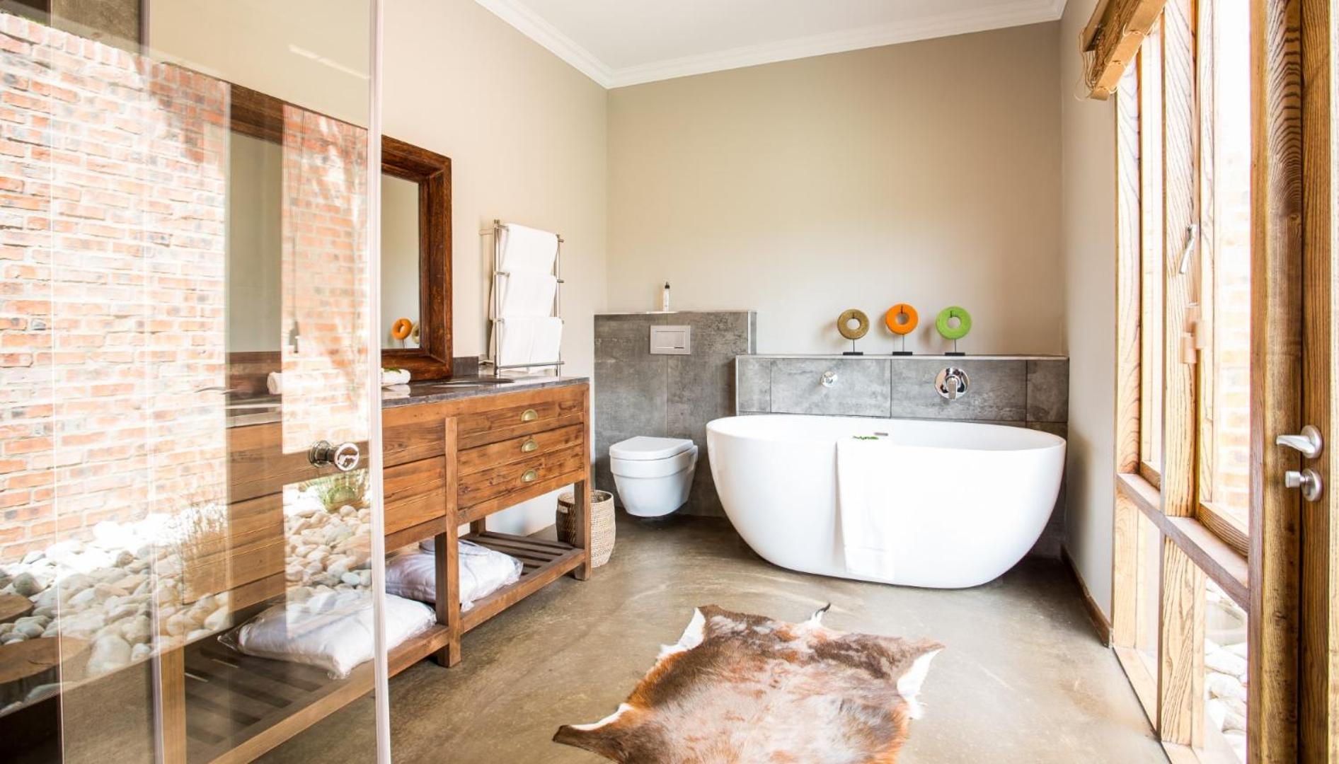 Luxury Double Room Includes 2 Game Drives photo 2